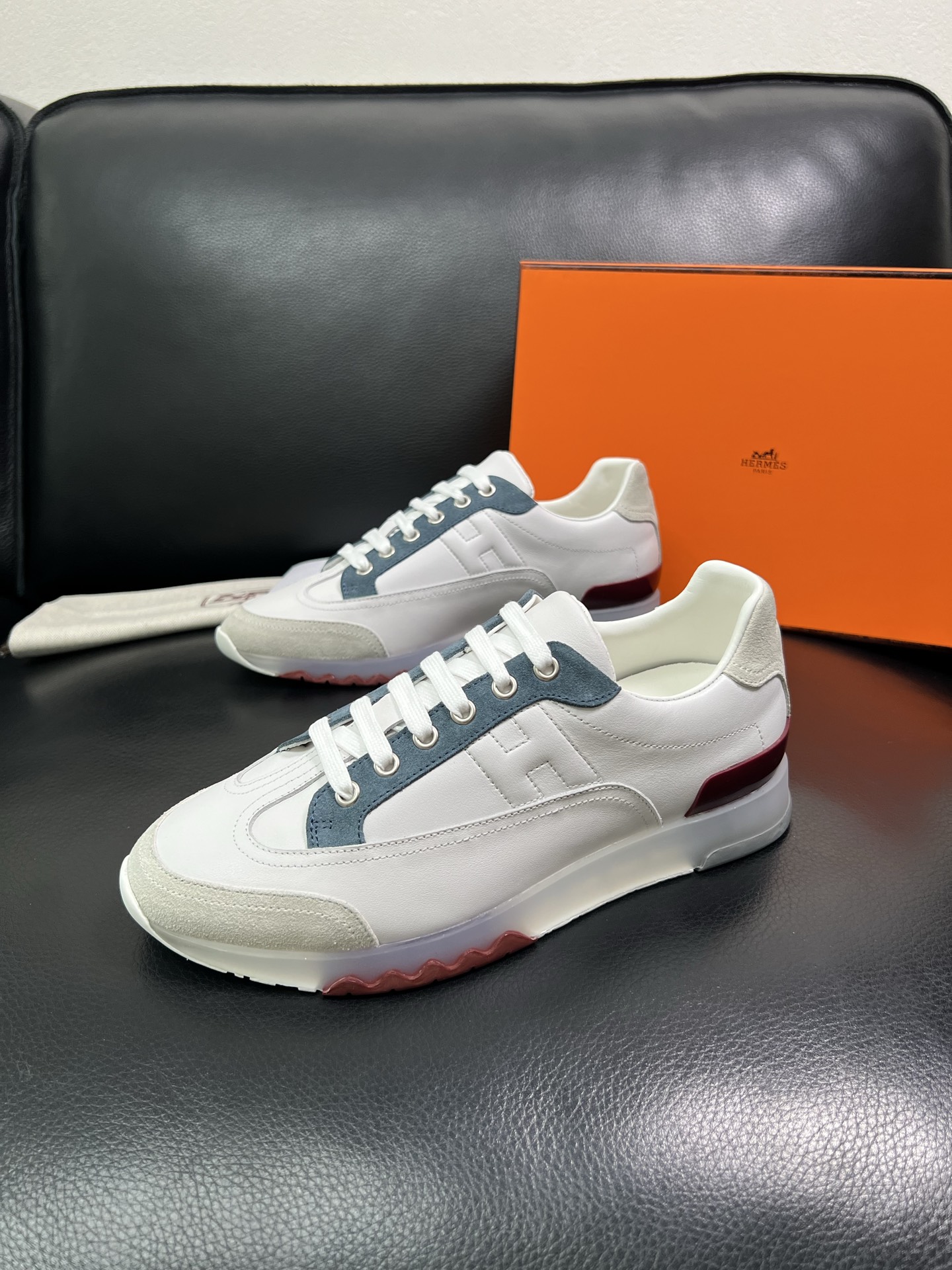Hermes 顶级工艺品 爱马仕 专柜同步 原厂配置，意大利进口原版牛皮面料，高品质拼接工艺，全进口水染