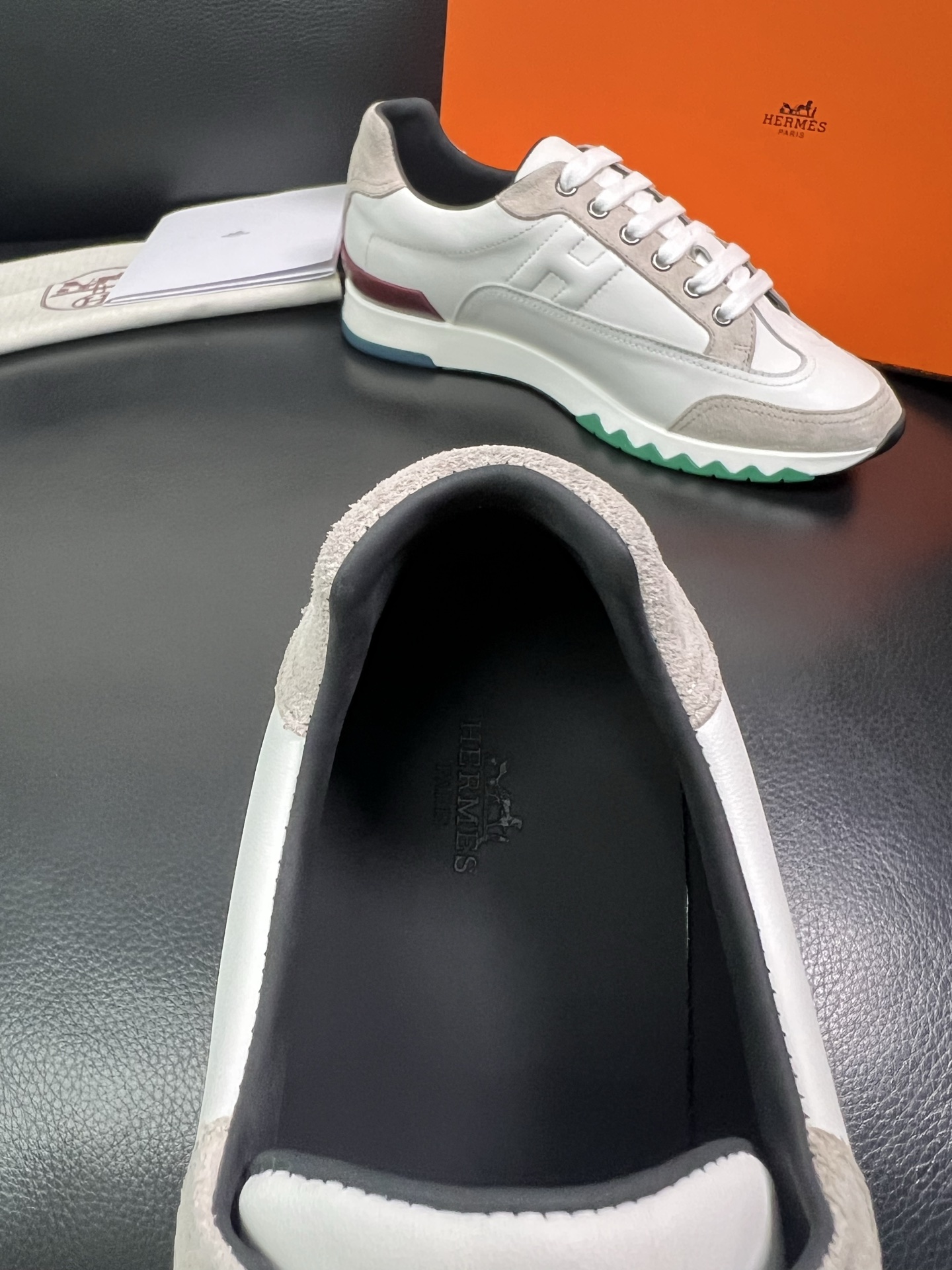 Hermes 顶级工艺品 爱马仕 专柜同步 原厂配置，意大利进口原版牛皮面料，高品质拼接工艺，全进口水染