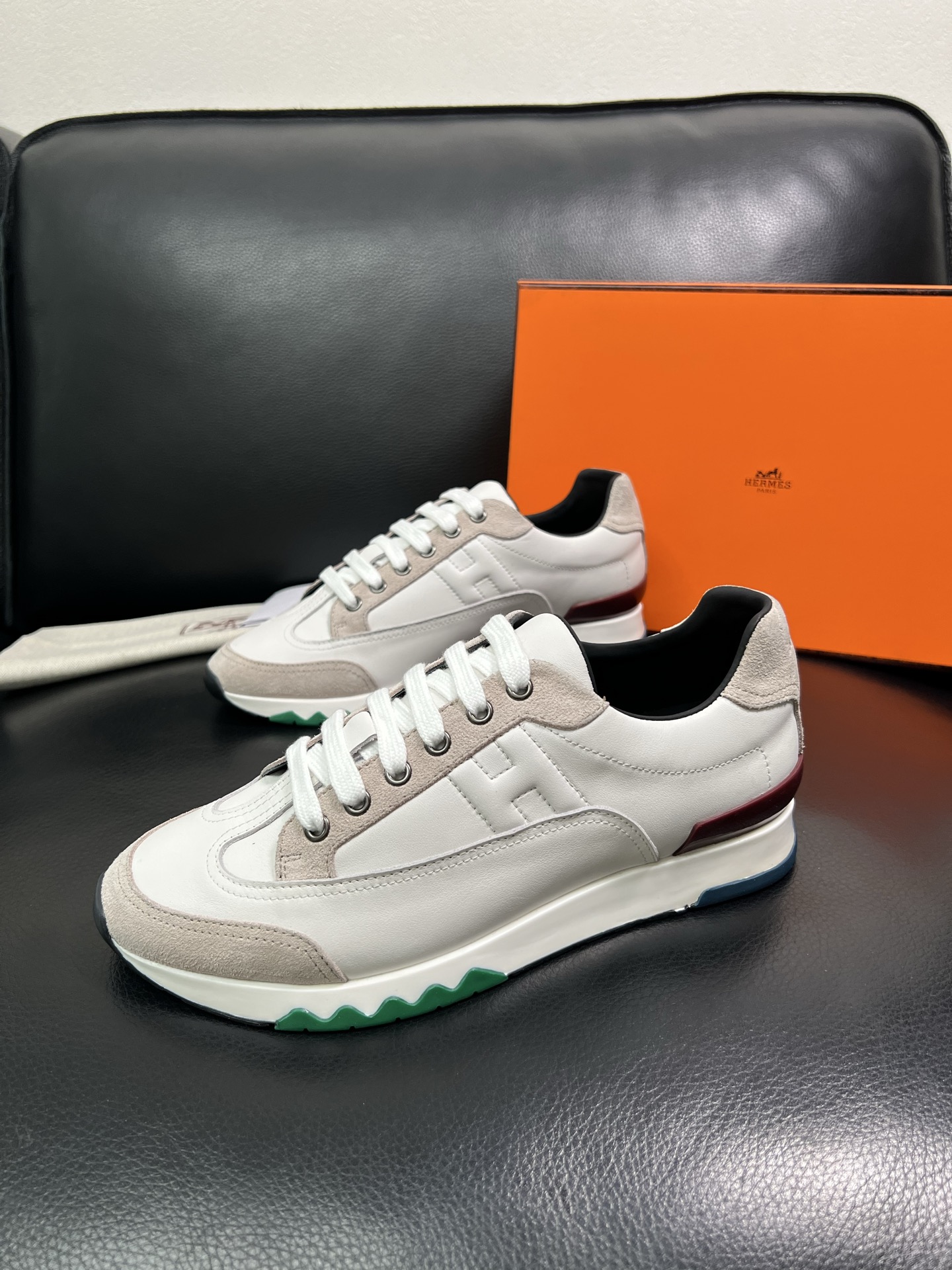 Hermes 顶级工艺品 爱马仕 专柜同步 原厂配置，意大利进口原版牛皮面料，高品质拼接工艺，全进口水染