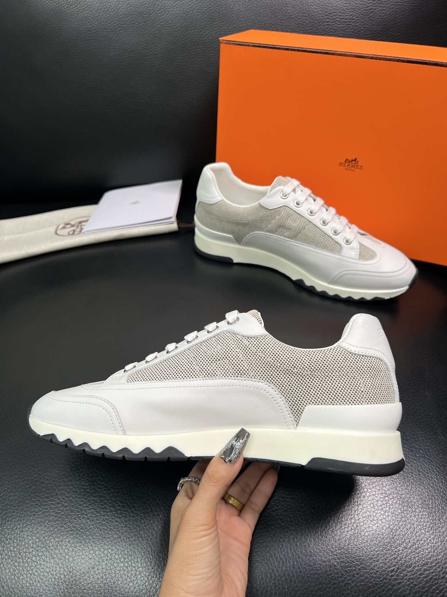 Hermes 顶级工艺品 爱马仕 专柜同步 原厂配置，意大利进口原版牛皮面料，高品质拼接工艺，全进口水染