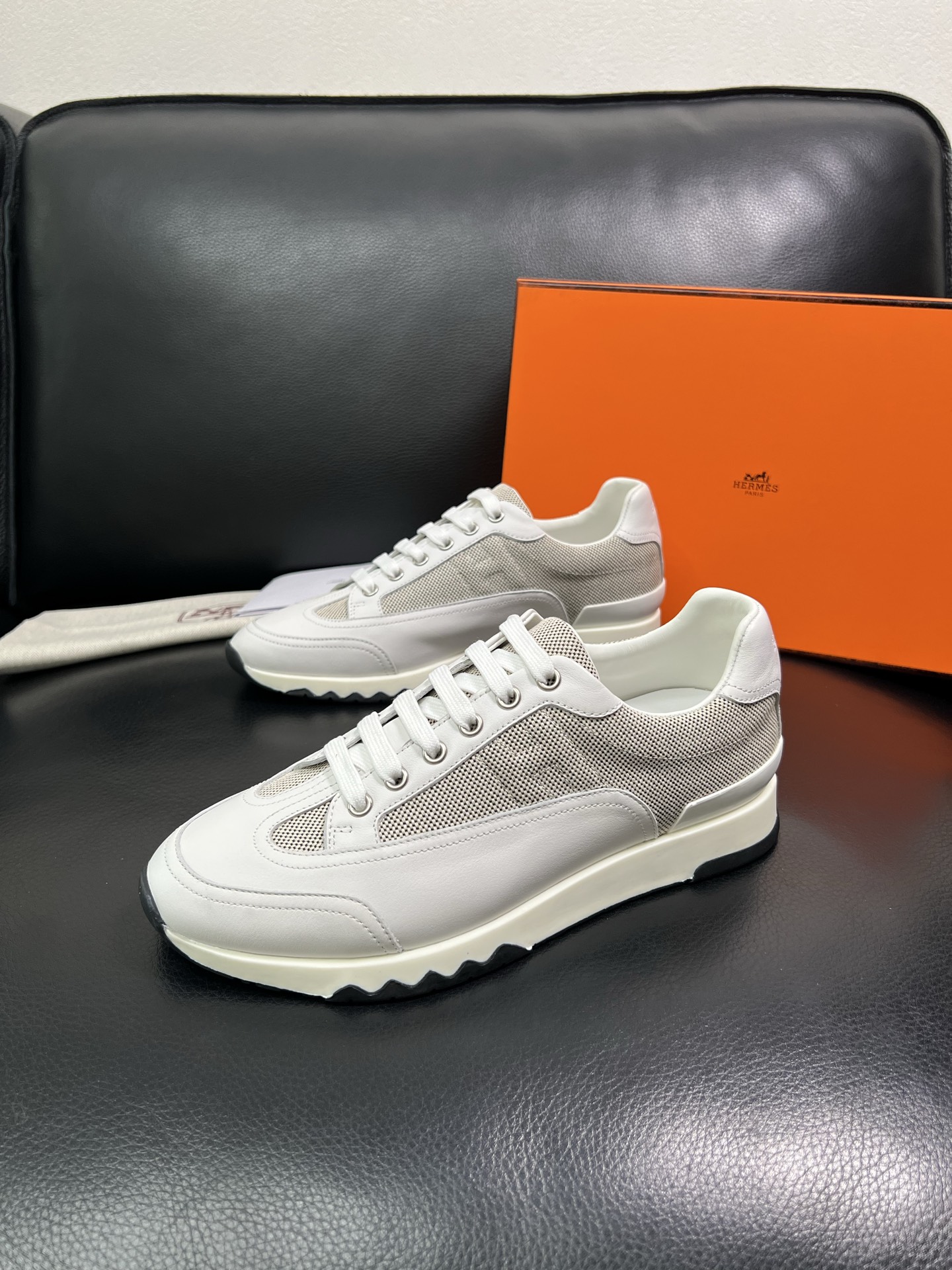 Hermes 顶级工艺品 爱马仕 专柜同步 原厂配置，意大利进口原版牛皮面料，高品质拼接工艺，全进口水染