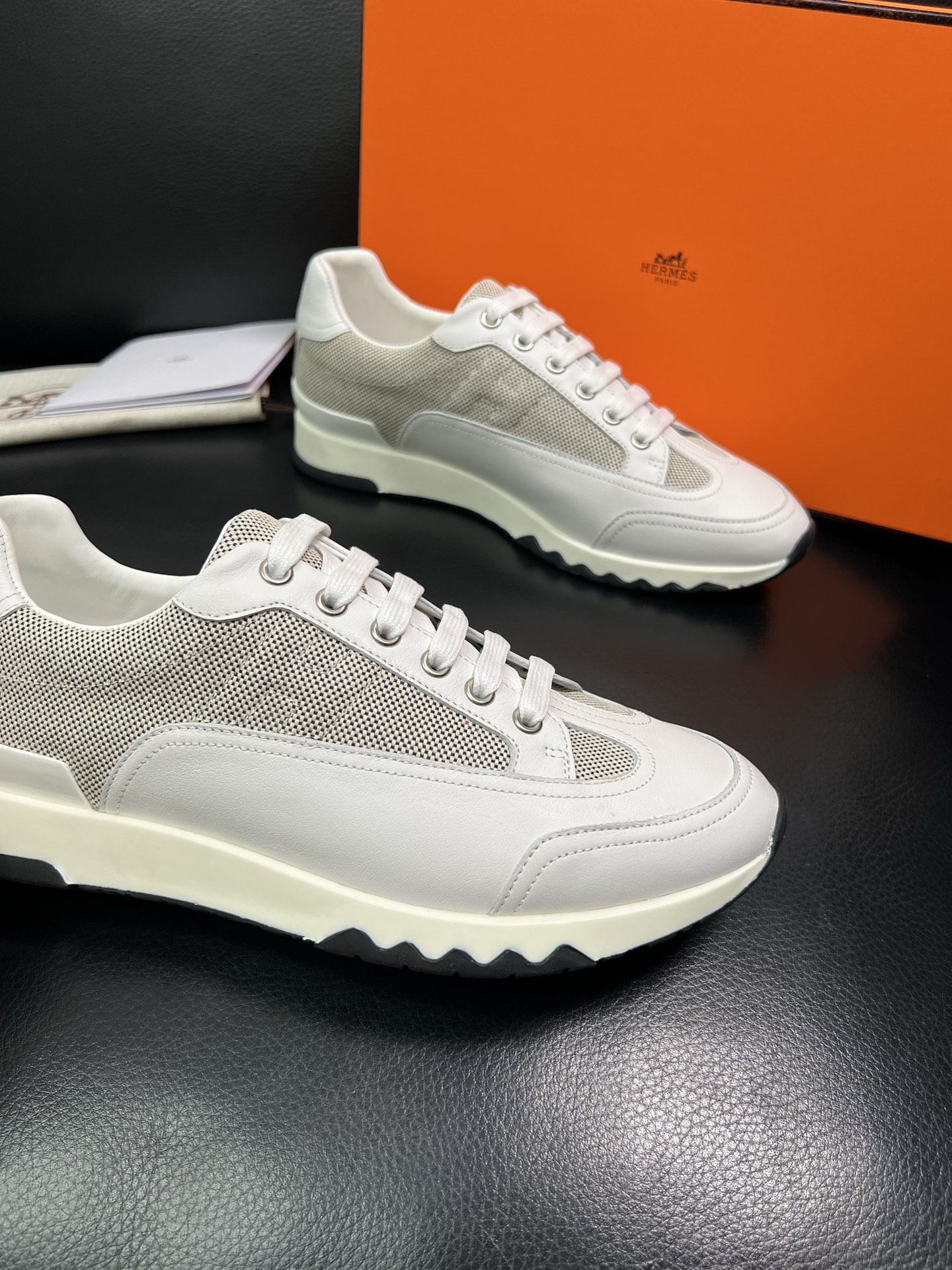 Hermes 顶级工艺品 爱马仕 专柜同步 原厂配置，意大利进口原版牛皮面料，高品质拼接工艺，全进口水染