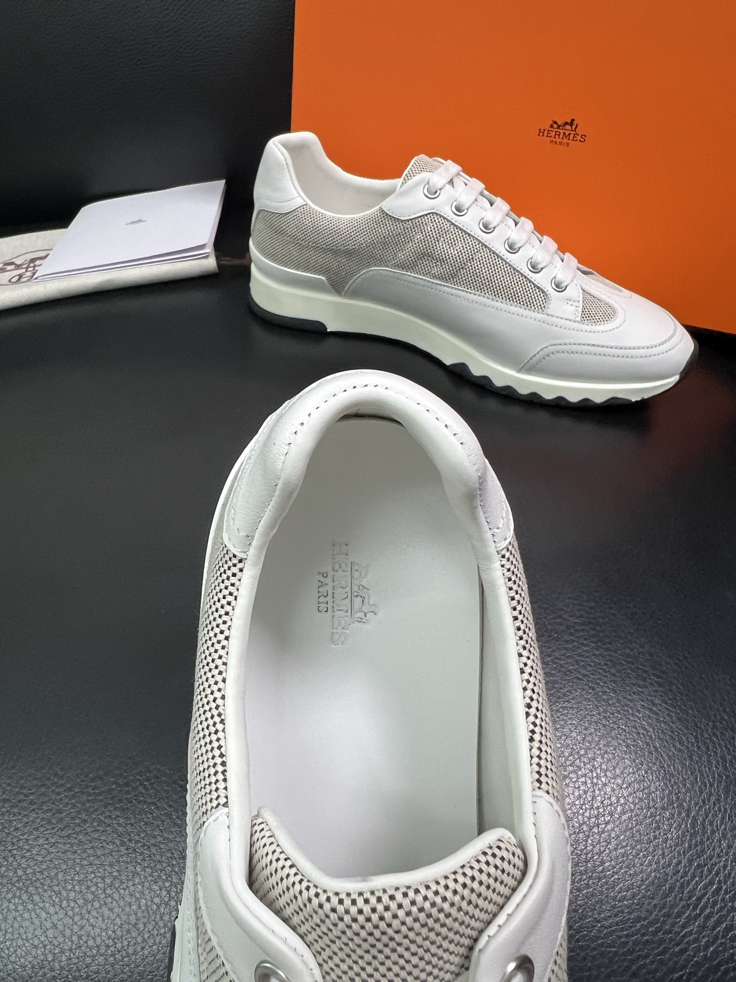 Hermes 顶级工艺品 爱马仕 专柜同步 原厂配置，意大利进口原版牛皮面料，高品质拼接工艺，全进口水染