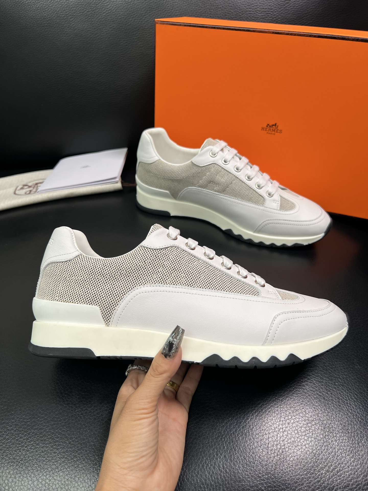 Hermes 顶级工艺品 爱马仕 专柜同步 原厂配置，意大利进口原版牛皮面料，高品质拼接工艺，全进口水染
