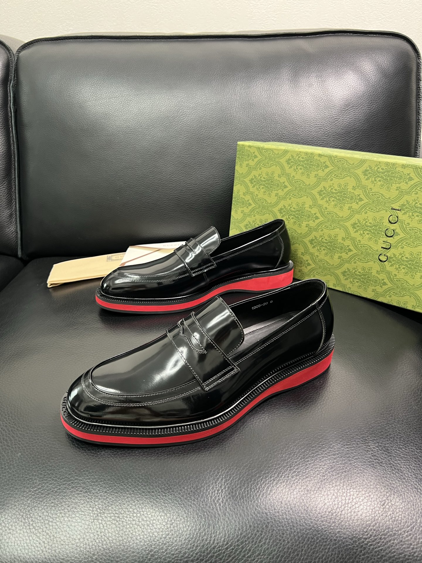 Gucci 顶级工艺品 古奇 皮鞋系列专柜同步 原厂配置，意大利进口原版牛皮，进口水染牛里 ，鞋底：原厂