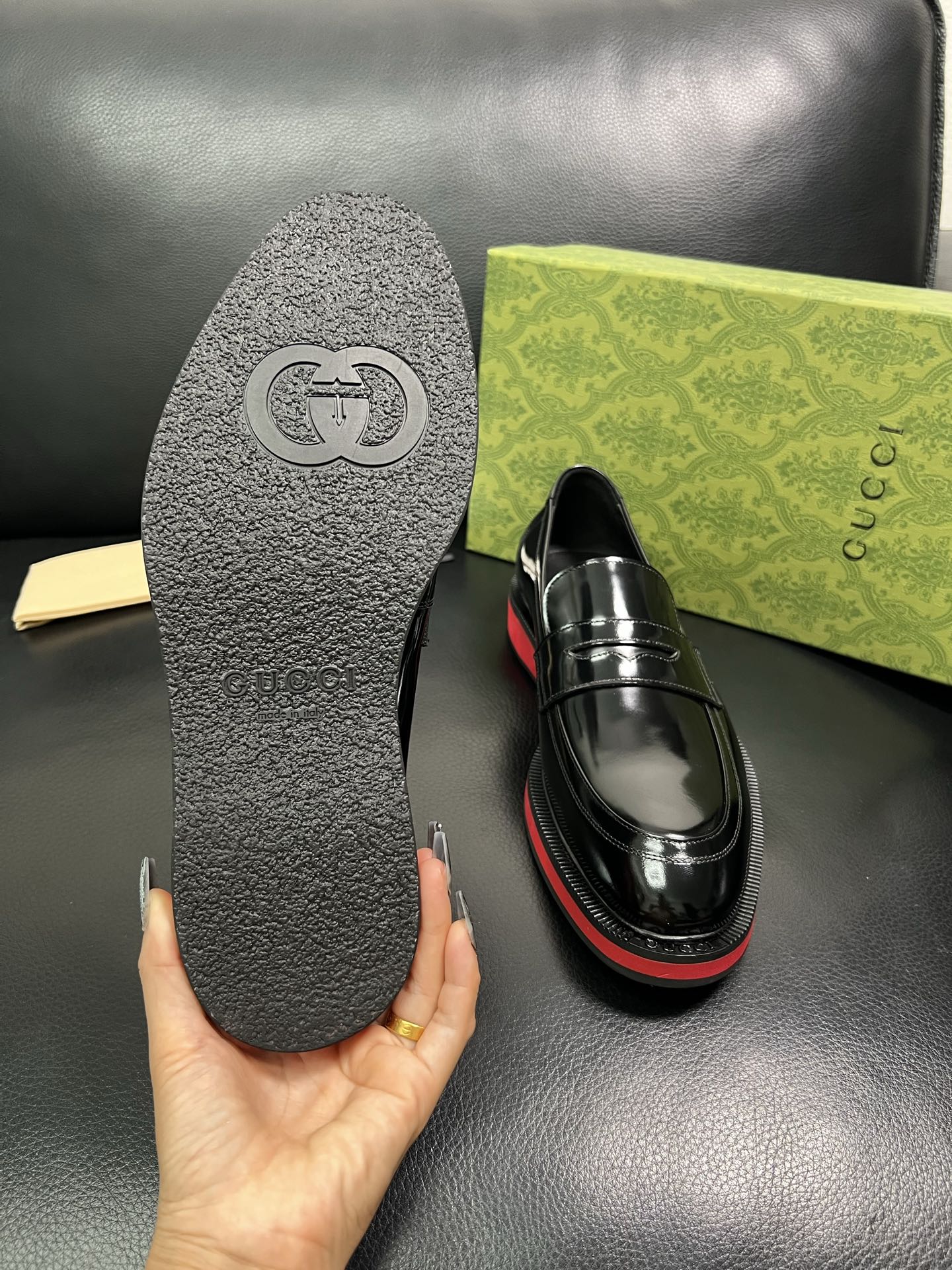 Gucci 顶级工艺品 古奇 皮鞋系列专柜同步 原厂配置，意大利进口原版牛皮，进口水染牛里 ，鞋底：原厂