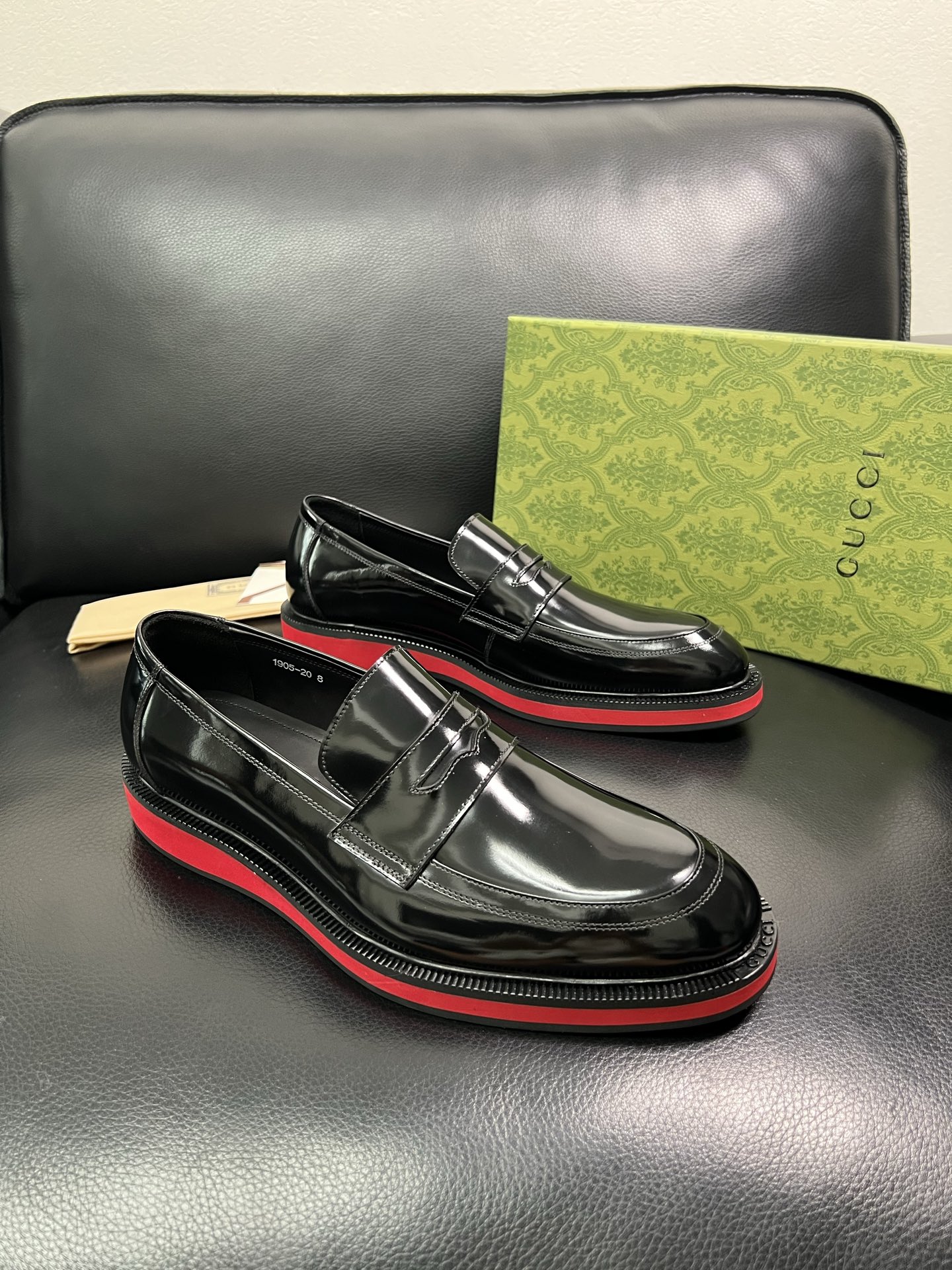 Gucci 顶级工艺品 古奇 皮鞋系列专柜同步 原厂配置，意大利进口原版牛皮，进口水染牛里 ，鞋底：原厂