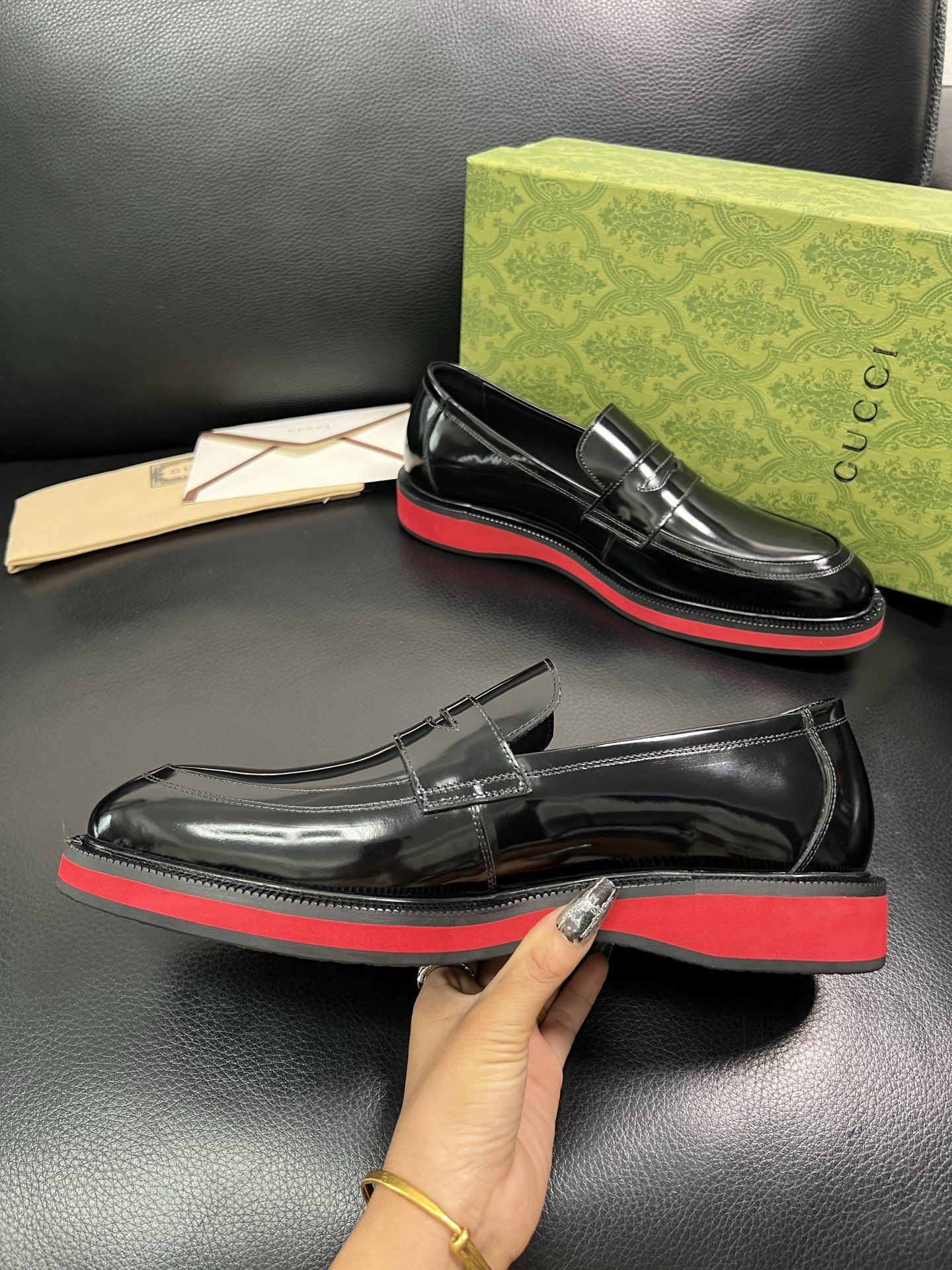 Gucci 顶级工艺品 古奇 皮鞋系列专柜同步 原厂配置，意大利进口原版牛皮，进口水染牛里 ，鞋底：原厂
