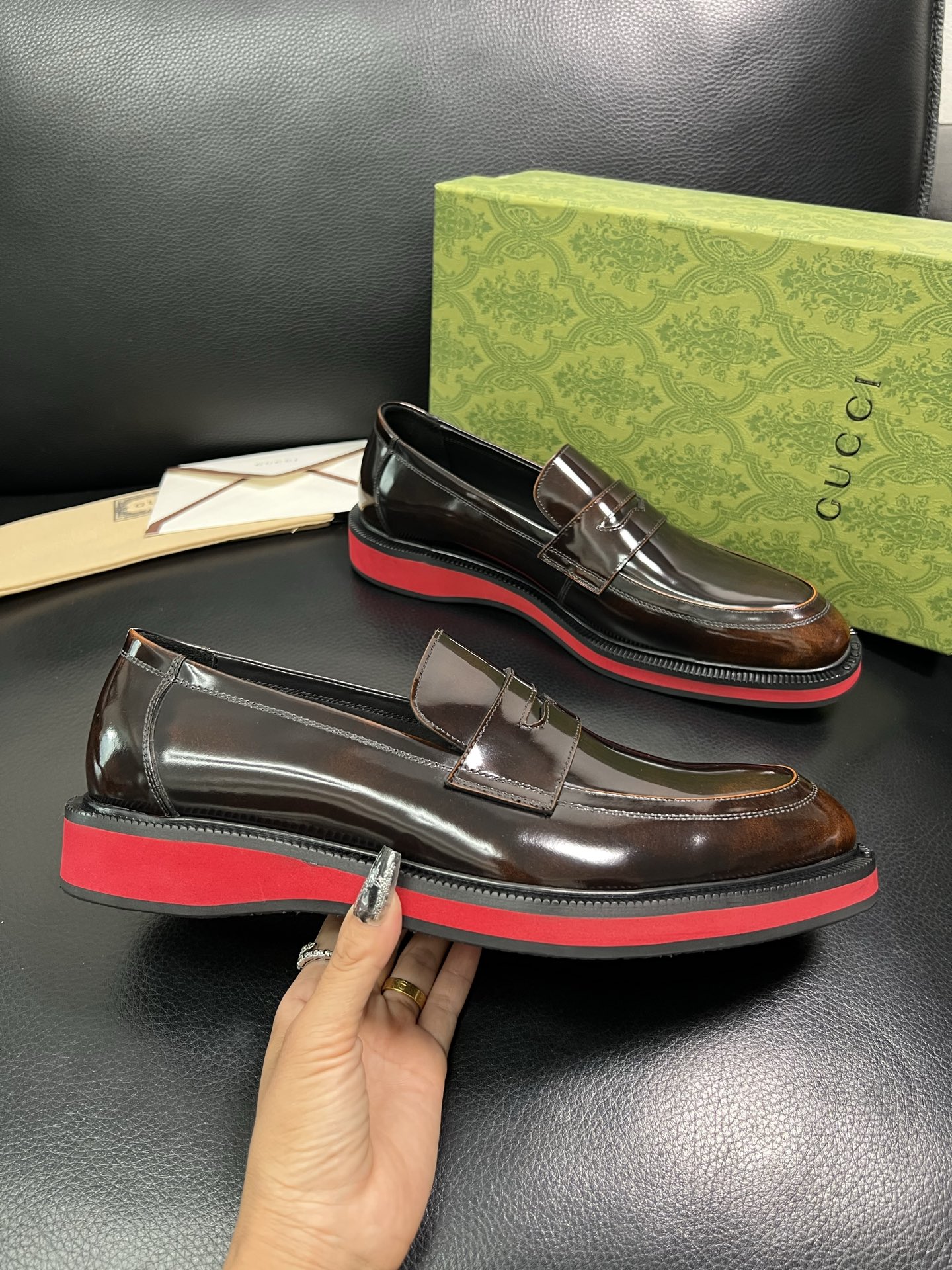 Gucci 顶级工艺品 古奇 皮鞋系列专柜同步 原厂配置，意大利进口原版牛皮，进口水染牛里 ，鞋底：原厂