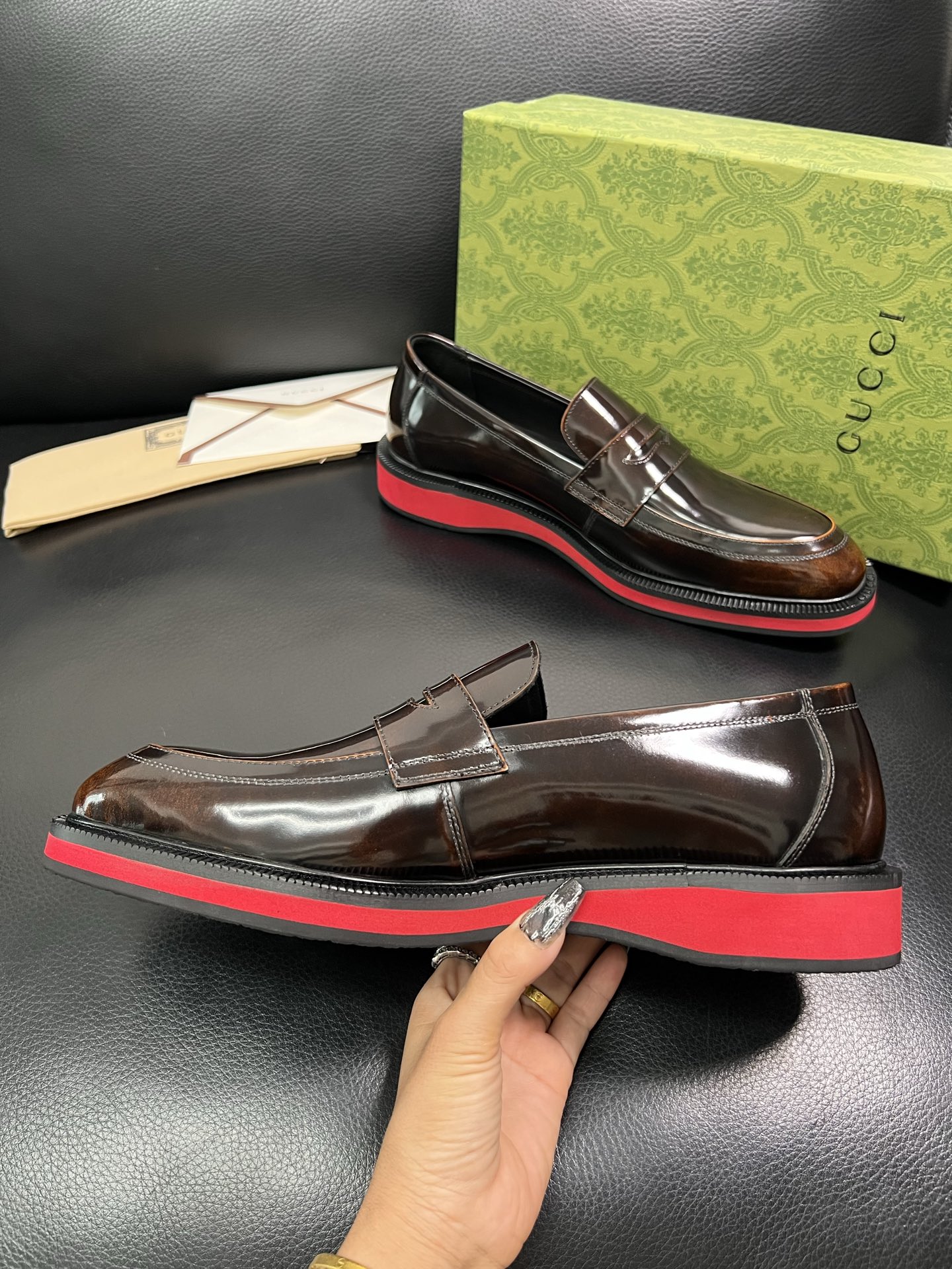 Gucci 顶级工艺品 古奇 皮鞋系列专柜同步 原厂配置，意大利进口原版牛皮，进口水染牛里 ，鞋底：原厂