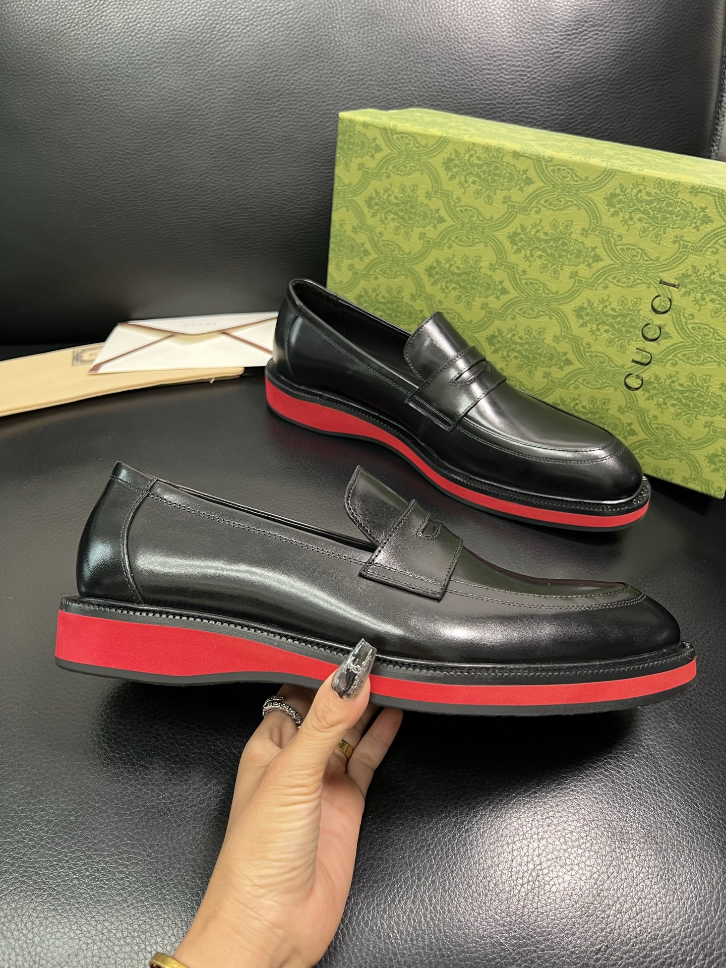 Gucci 顶级工艺品 古奇 皮鞋系列专柜同步 原厂配置，意大利进口原版牛皮，进口水染牛里 ，鞋底：原厂