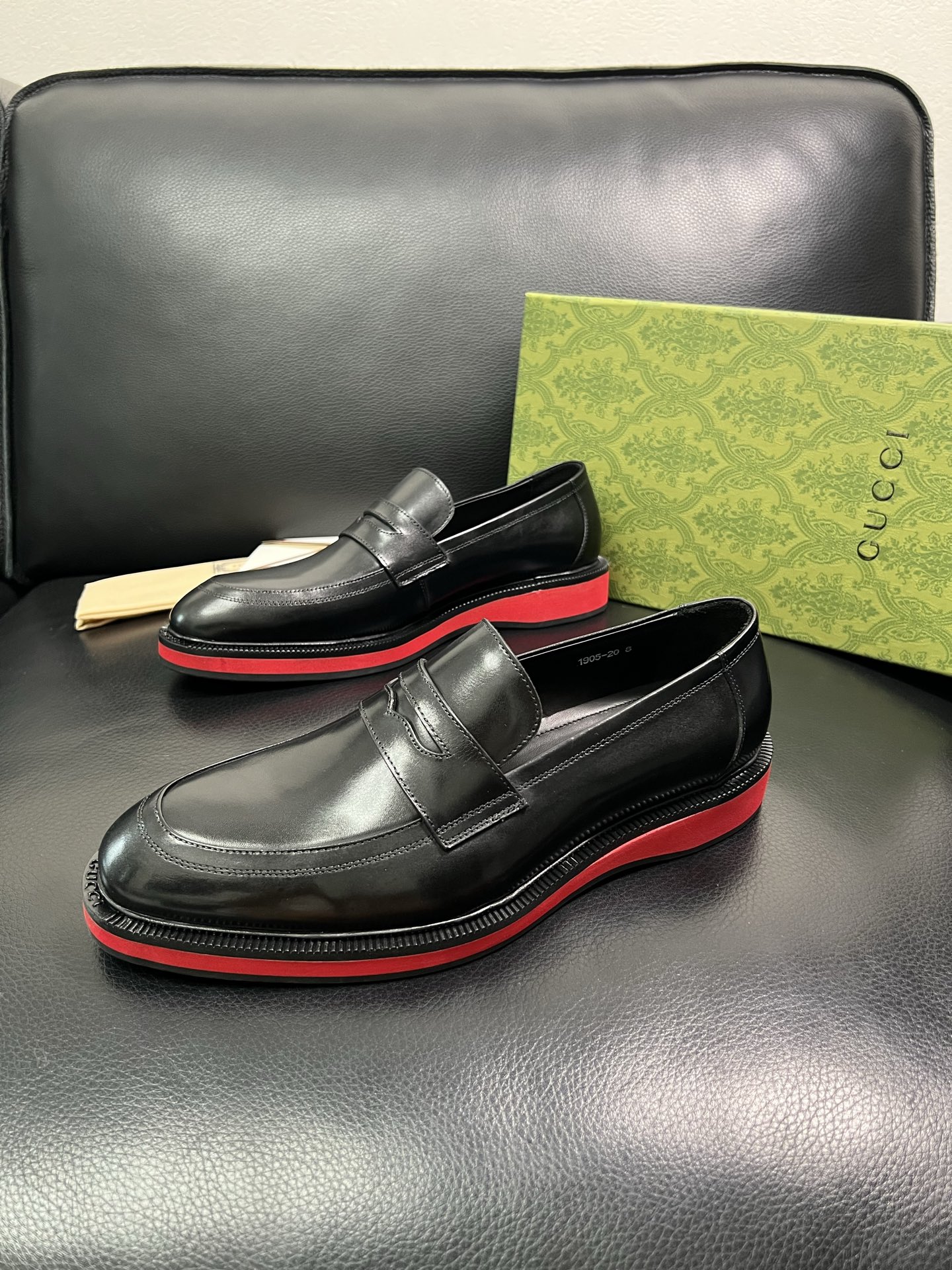 Gucci 顶级工艺品 古奇 皮鞋系列专柜同步 原厂配置，意大利进口原版牛皮，进口水染牛里 ，鞋底：原厂