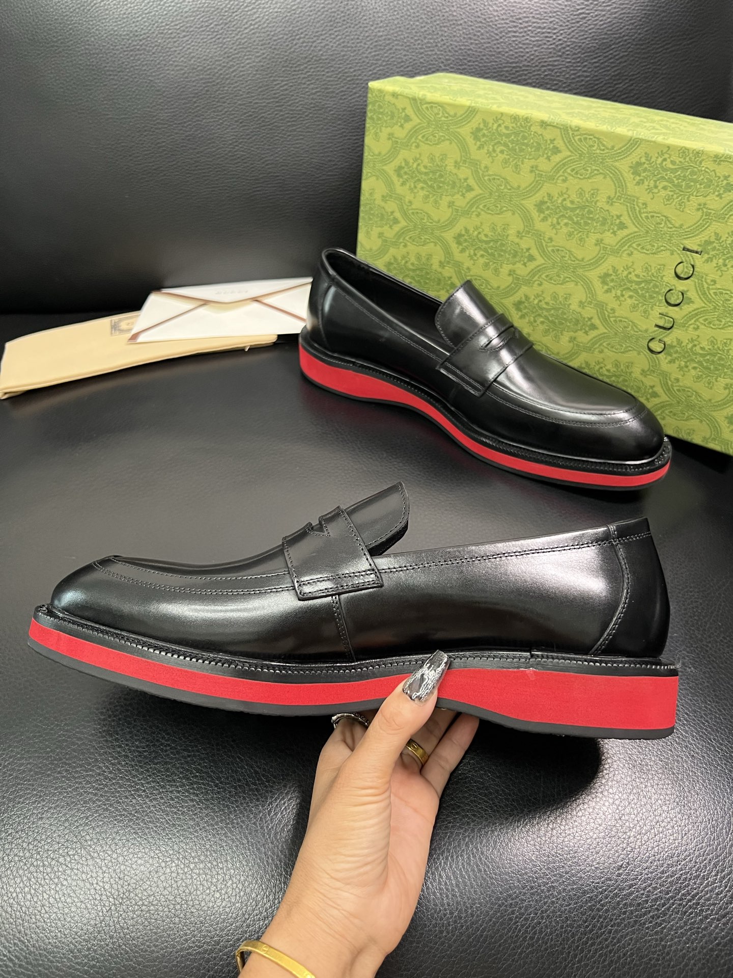 Gucci 顶级工艺品 古奇 皮鞋系列专柜同步 原厂配置，意大利进口原版牛皮，进口水染牛里 ，鞋底：原厂