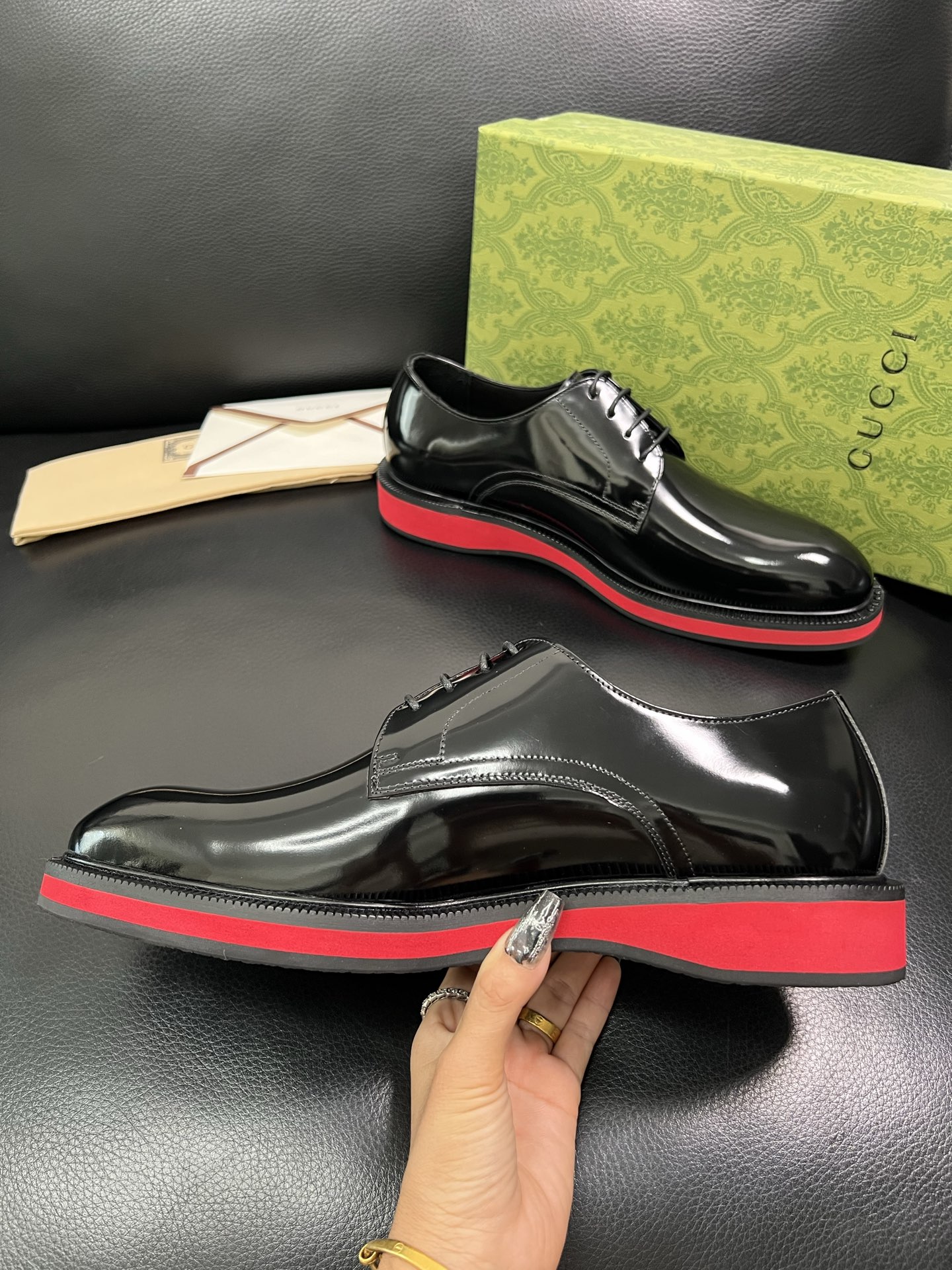 Gucci 顶级工艺品 古奇 皮鞋系列专柜同步 原厂配置，意大利进口原版牛皮，进口水染牛里 ，鞋底：原厂