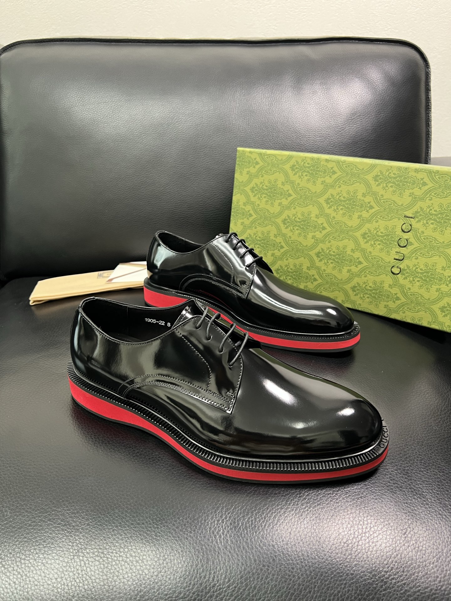 Gucci 顶级工艺品 古奇 皮鞋系列专柜同步 原厂配置，意大利进口原版牛皮，进口水染牛里 ，鞋底：原厂