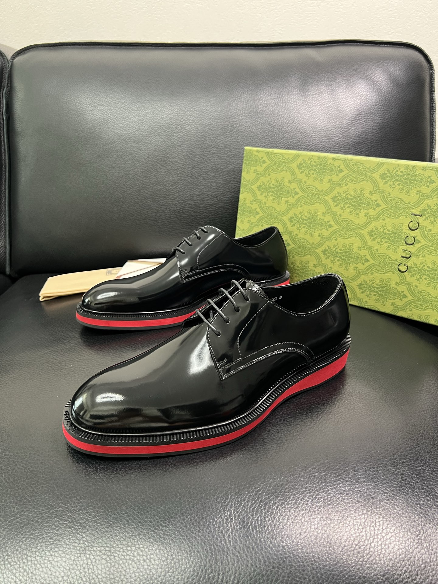 Gucci 顶级工艺品 古奇 皮鞋系列专柜同步 原厂配置，意大利进口原版牛皮，进口水染牛里 ，鞋底：原厂