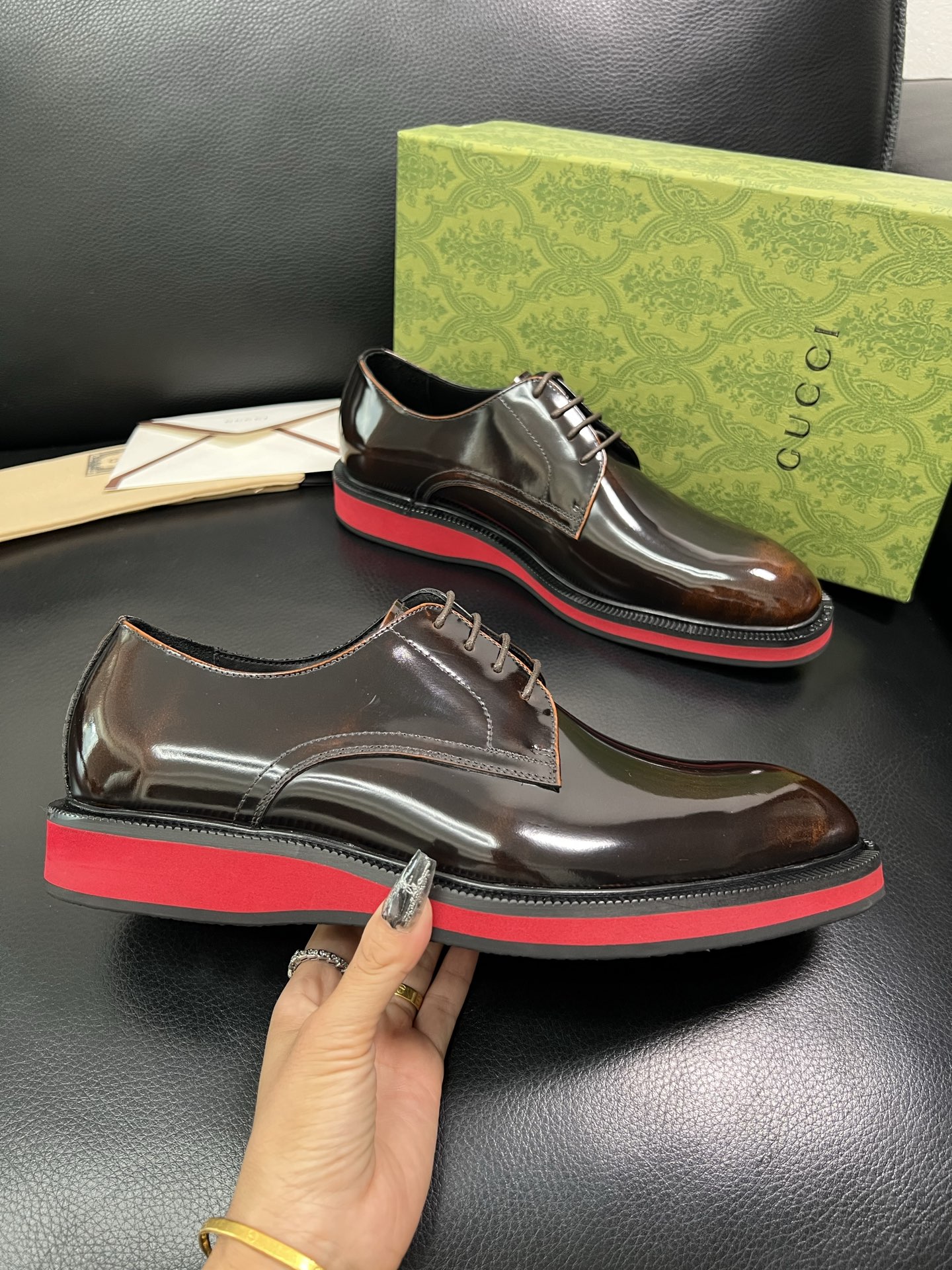 Gucci 顶级工艺品 古奇 皮鞋系列专柜同步 原厂配置，意大利进口原版牛皮，进口水染牛里 ，鞋底：原厂