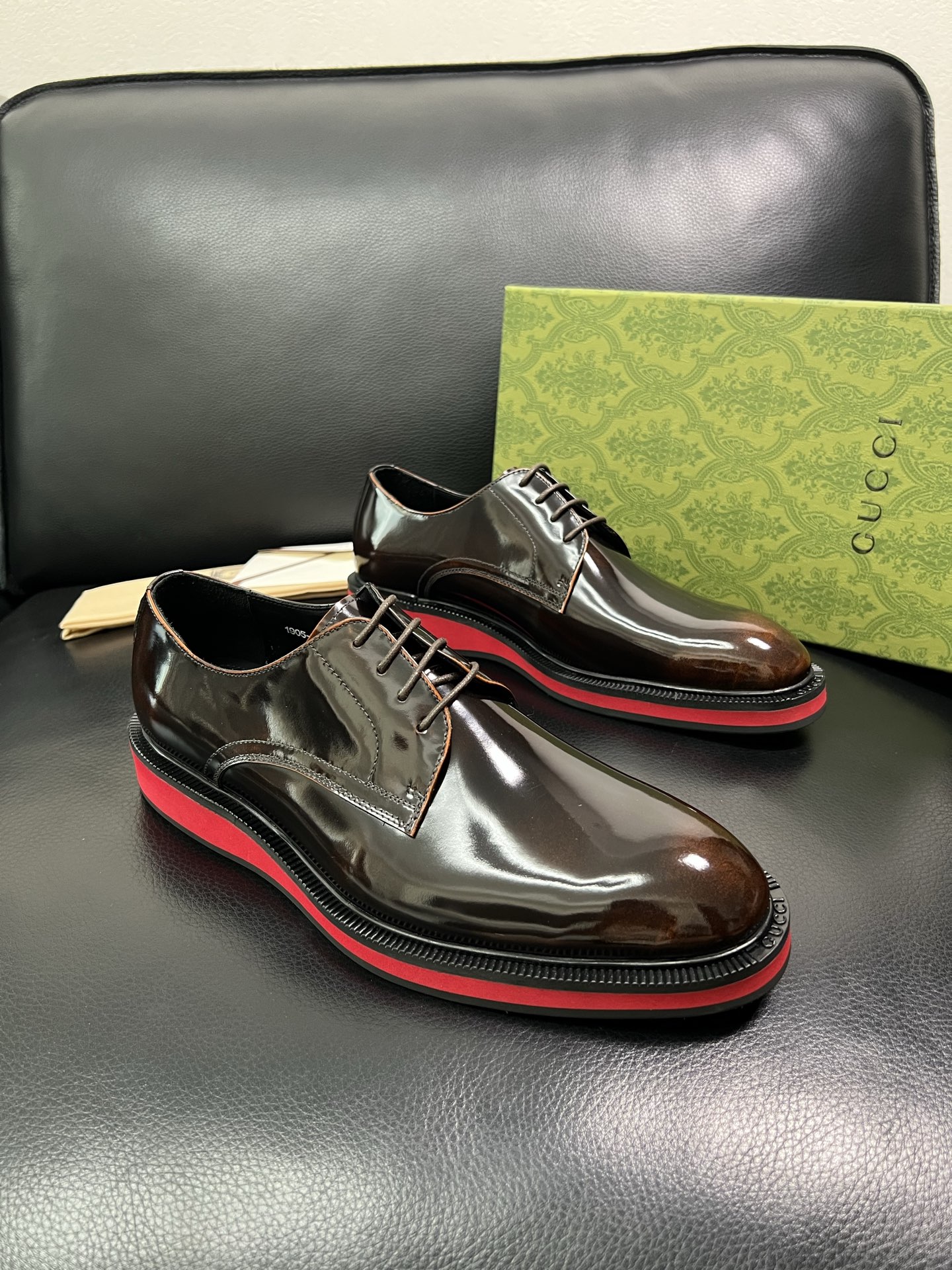 Gucci 顶级工艺品 古奇 皮鞋系列专柜同步 原厂配置，意大利进口原版牛皮，进口水染牛里 ，鞋底：原厂
