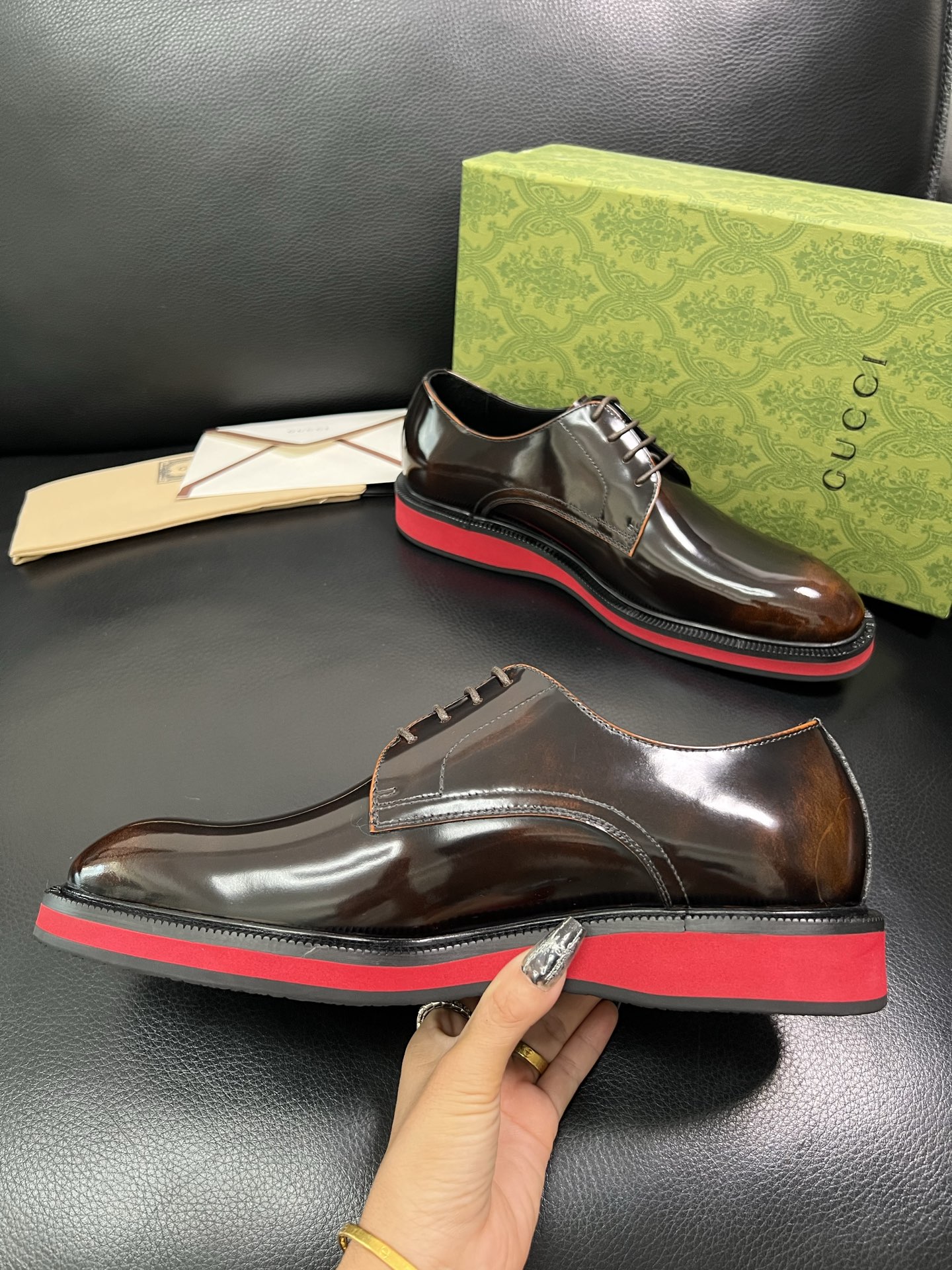 Gucci 顶级工艺品 古奇 皮鞋系列专柜同步 原厂配置，意大利进口原版牛皮，进口水染牛里 ，鞋底：原厂