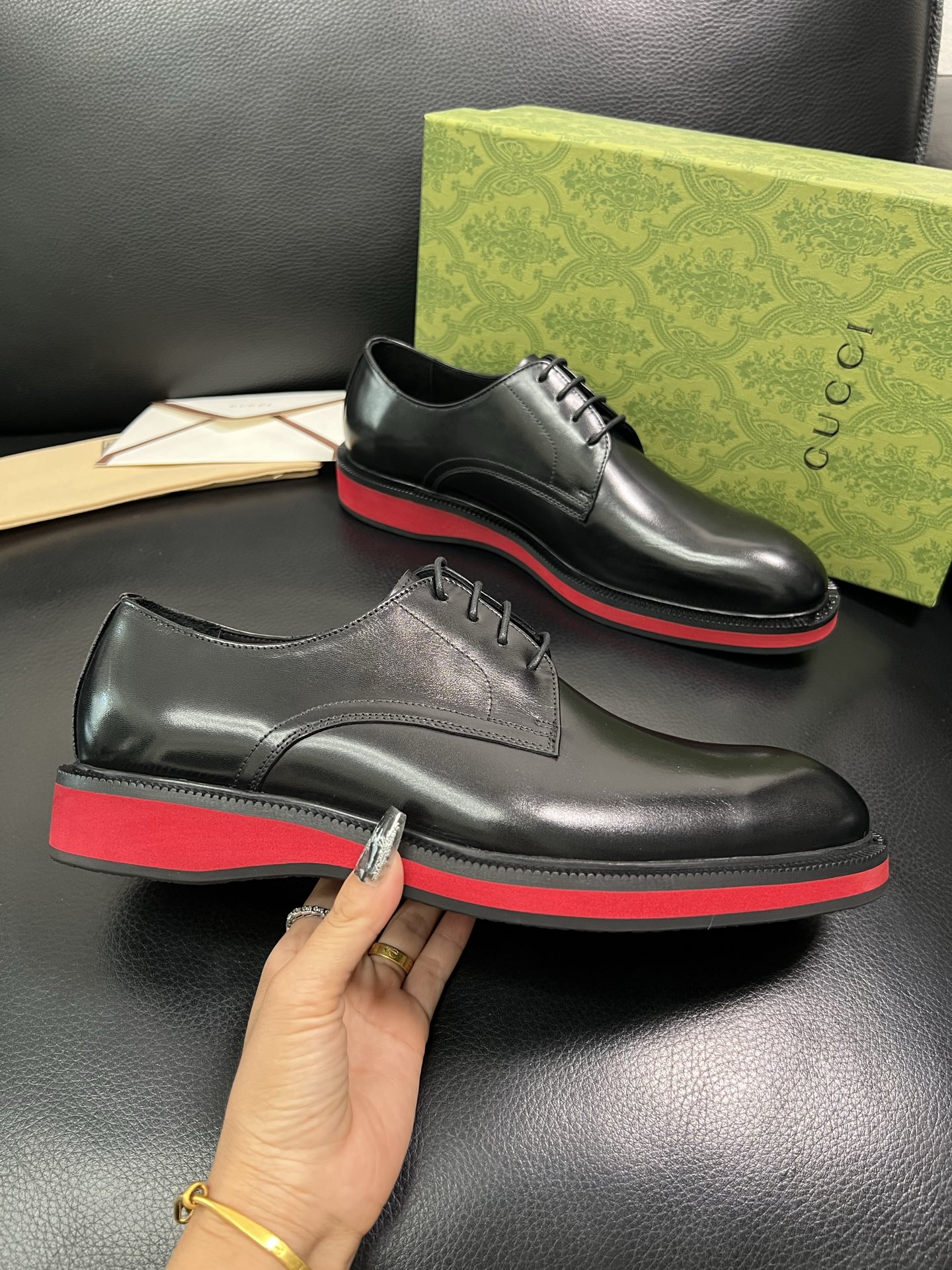 Gucci 顶级工艺品 古奇 皮鞋系列专柜同步 原厂配置，意大利进口原版牛皮，进口水染牛里 ，鞋底：原厂