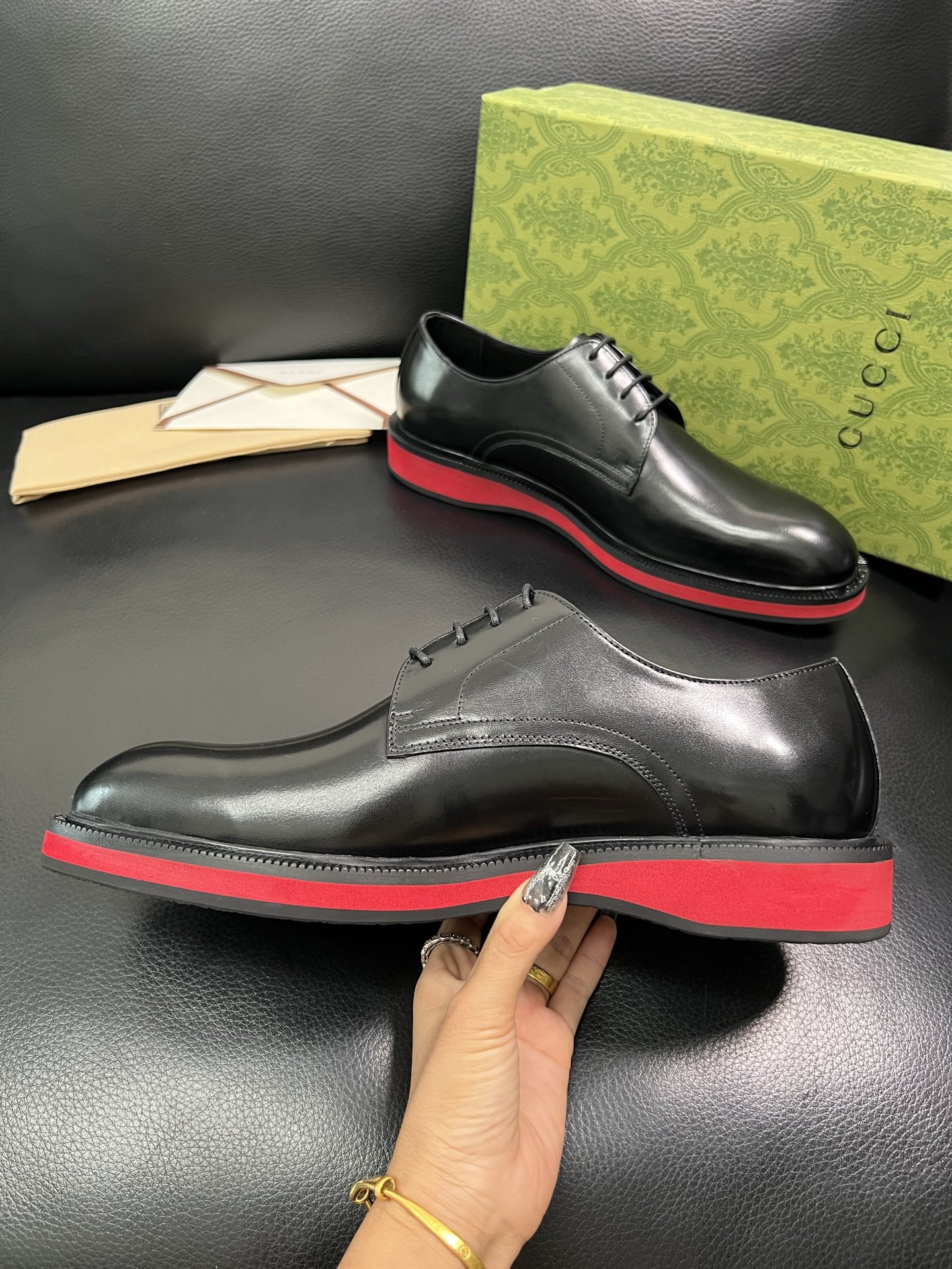 Gucci 顶级工艺品 古奇 皮鞋系列专柜同步 原厂配置，意大利进口原版牛皮，进口水染牛里 ，鞋底：原厂