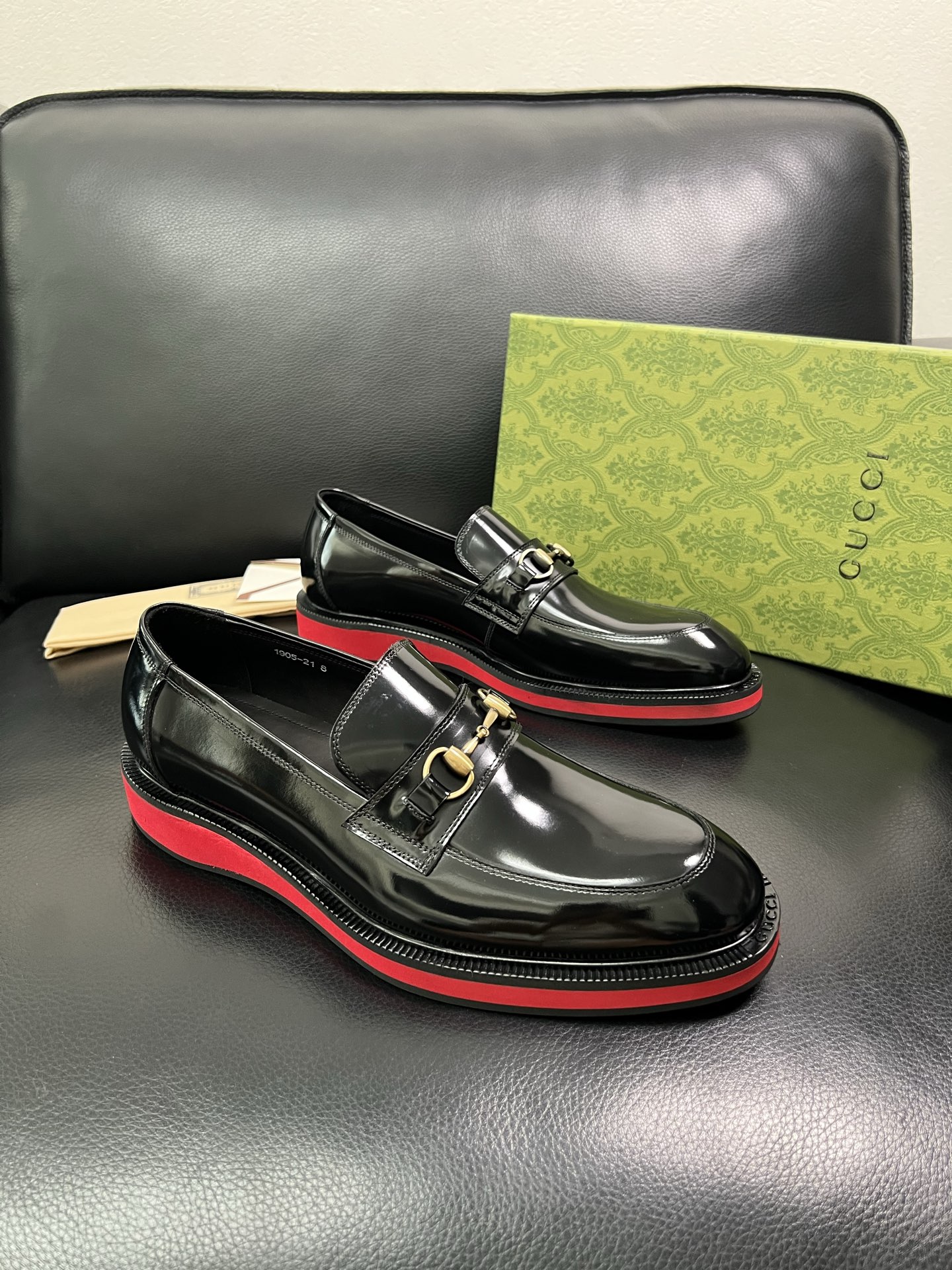 Gucci 顶级工艺品 古奇 皮鞋系列专柜同步 原厂配置，意大利进口原版牛皮，进口水染牛里 ，鞋底：原厂