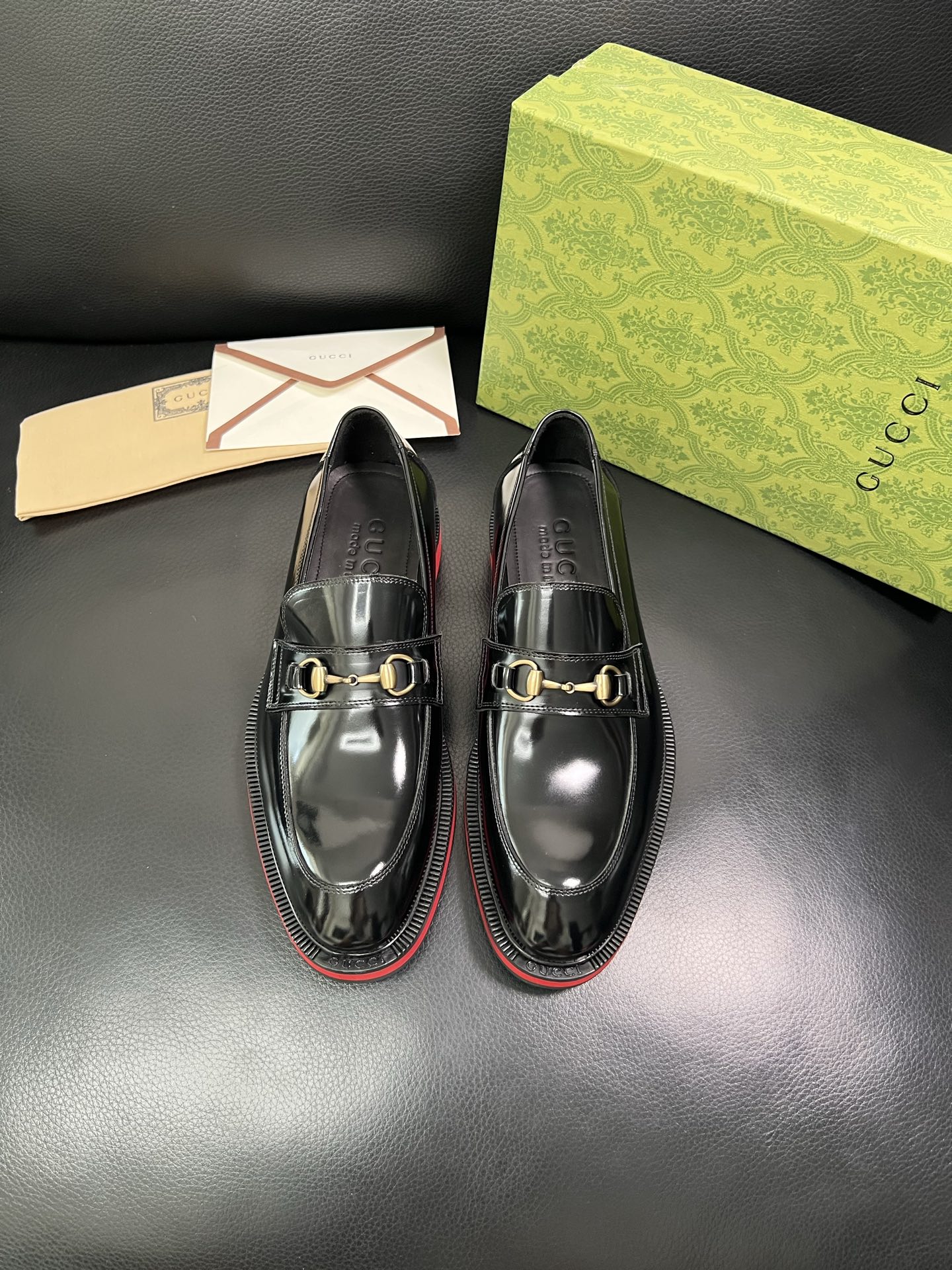 Gucci 顶级工艺品 古奇 皮鞋系列专柜同步 原厂配置，意大利进口原版牛皮，进口水染牛里 ，鞋底：原厂