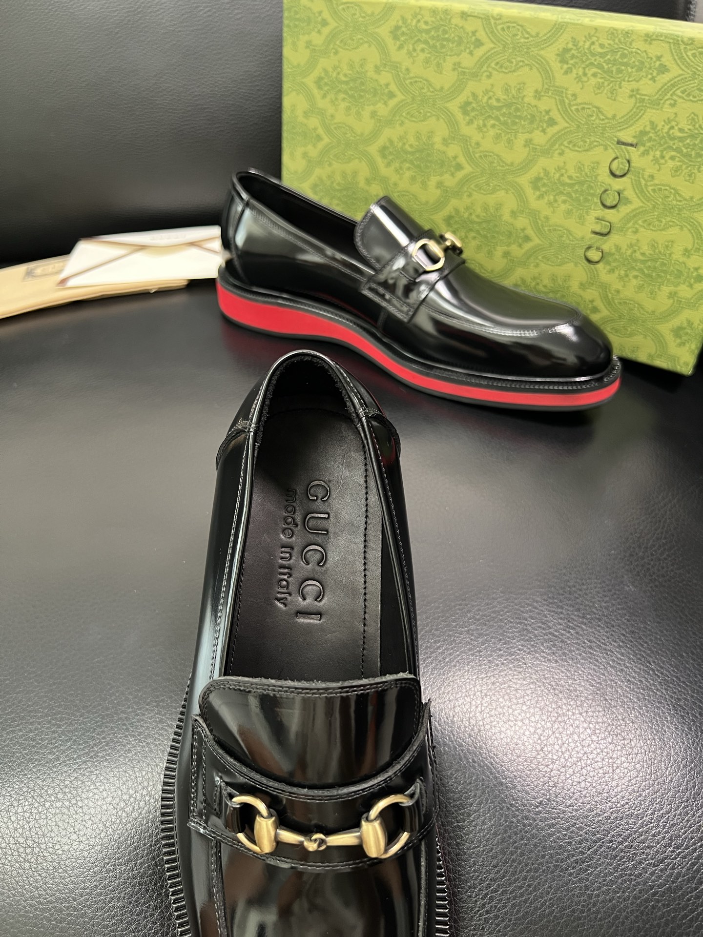 Gucci 顶级工艺品 古奇 皮鞋系列专柜同步 原厂配置，意大利进口原版牛皮，进口水染牛里 ，鞋底：原厂