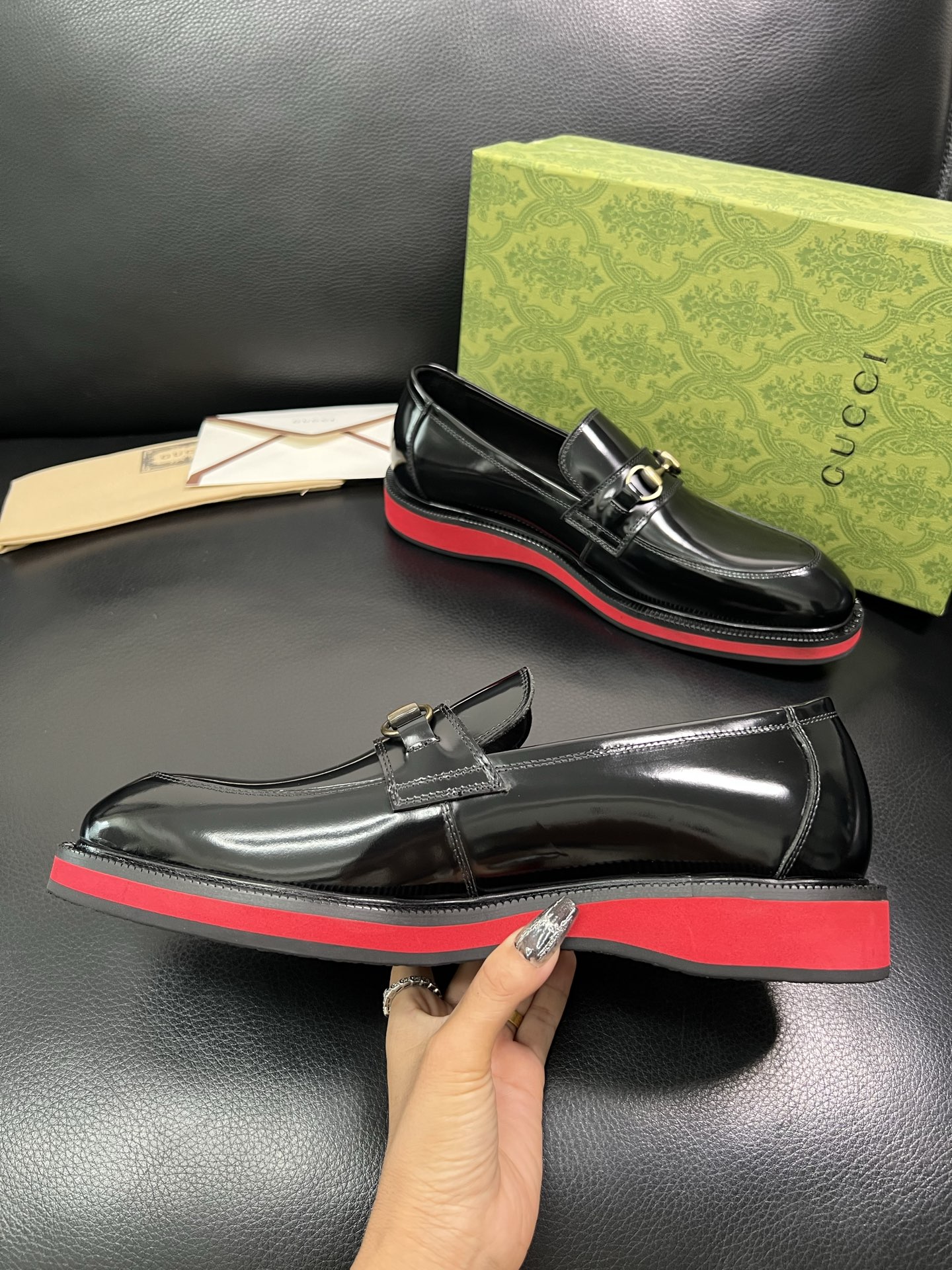 Gucci 顶级工艺品 古奇 皮鞋系列专柜同步 原厂配置，意大利进口原版牛皮，进口水染牛里 ，鞋底：原厂