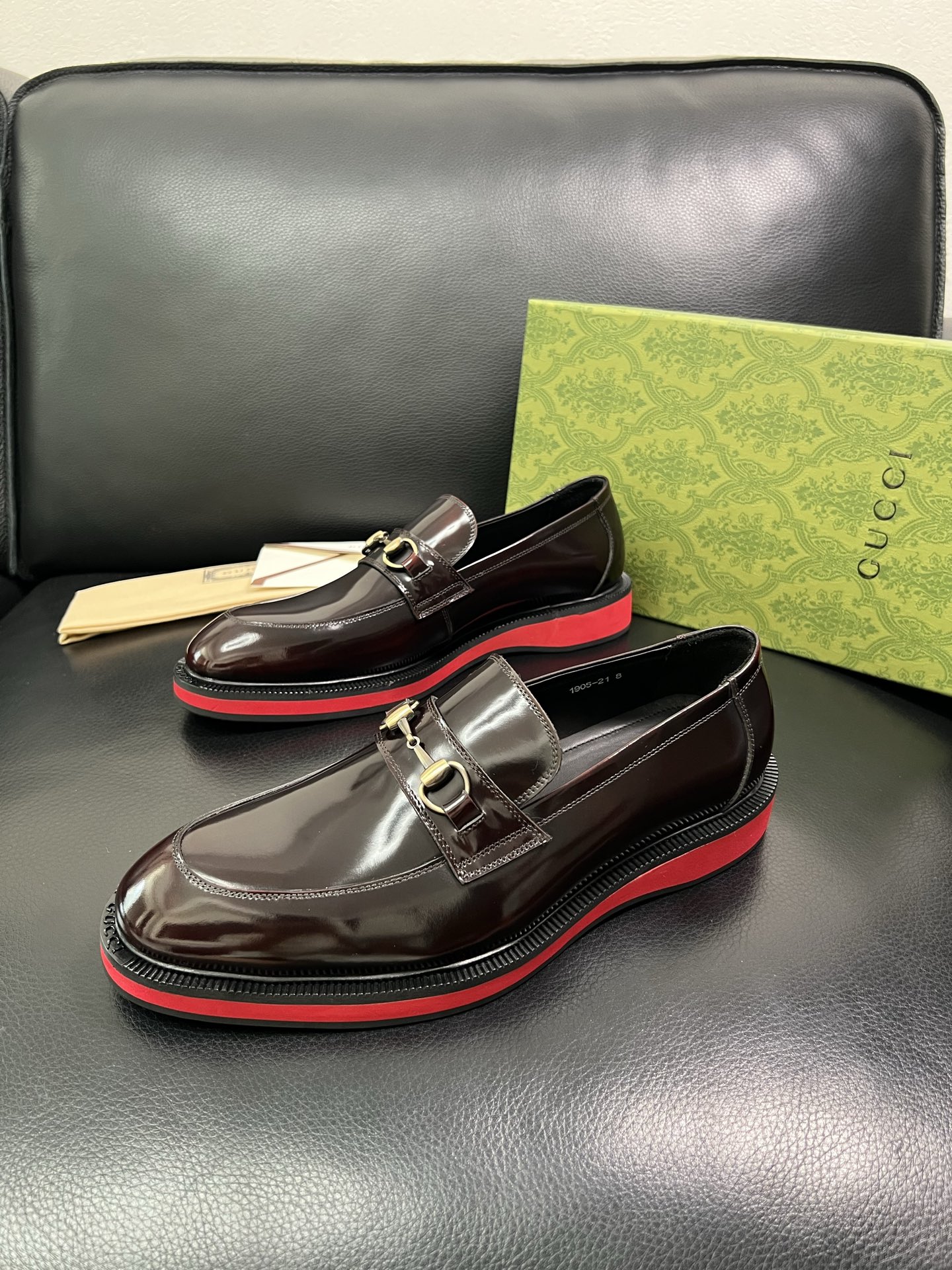 Gucci 顶级工艺品 古奇 皮鞋系列专柜同步 原厂配置，意大利进口原版牛皮，进口水染牛里 ，鞋底：原厂