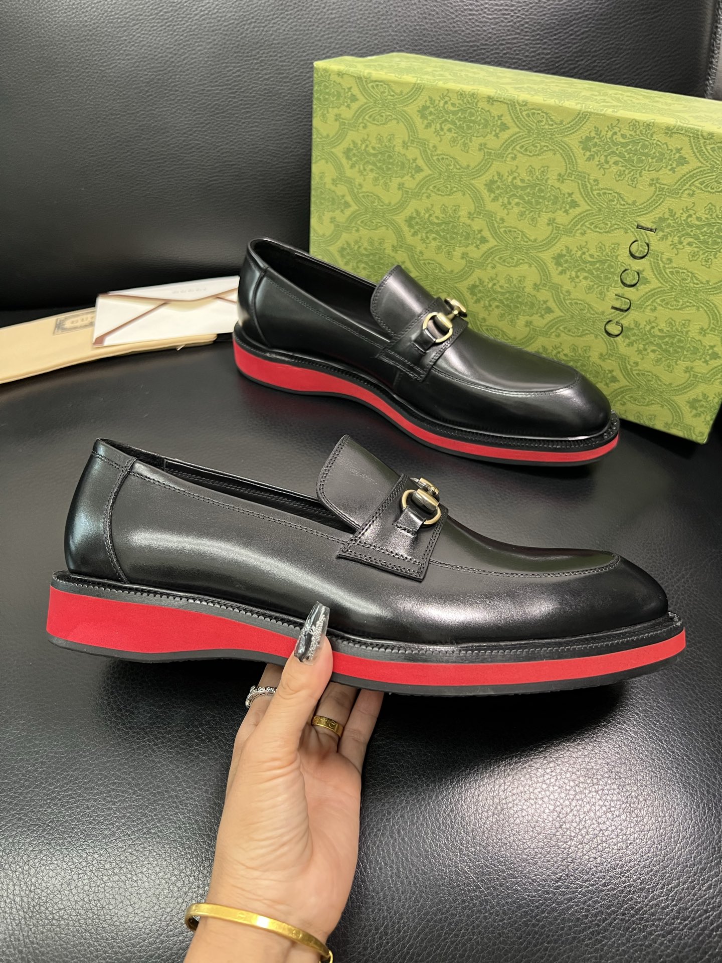 Gucci 顶级工艺品 古奇 皮鞋系列专柜同步 原厂配置，意大利进口原版牛皮，进口水染牛里 ，鞋底：原厂