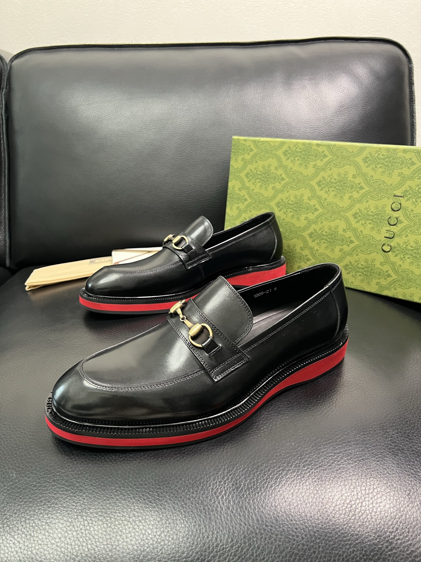 Gucci 顶级工艺品 古奇 皮鞋系列专柜同步 原厂配置，意大利进口原版牛皮，进口水染牛里 ，鞋底：原厂