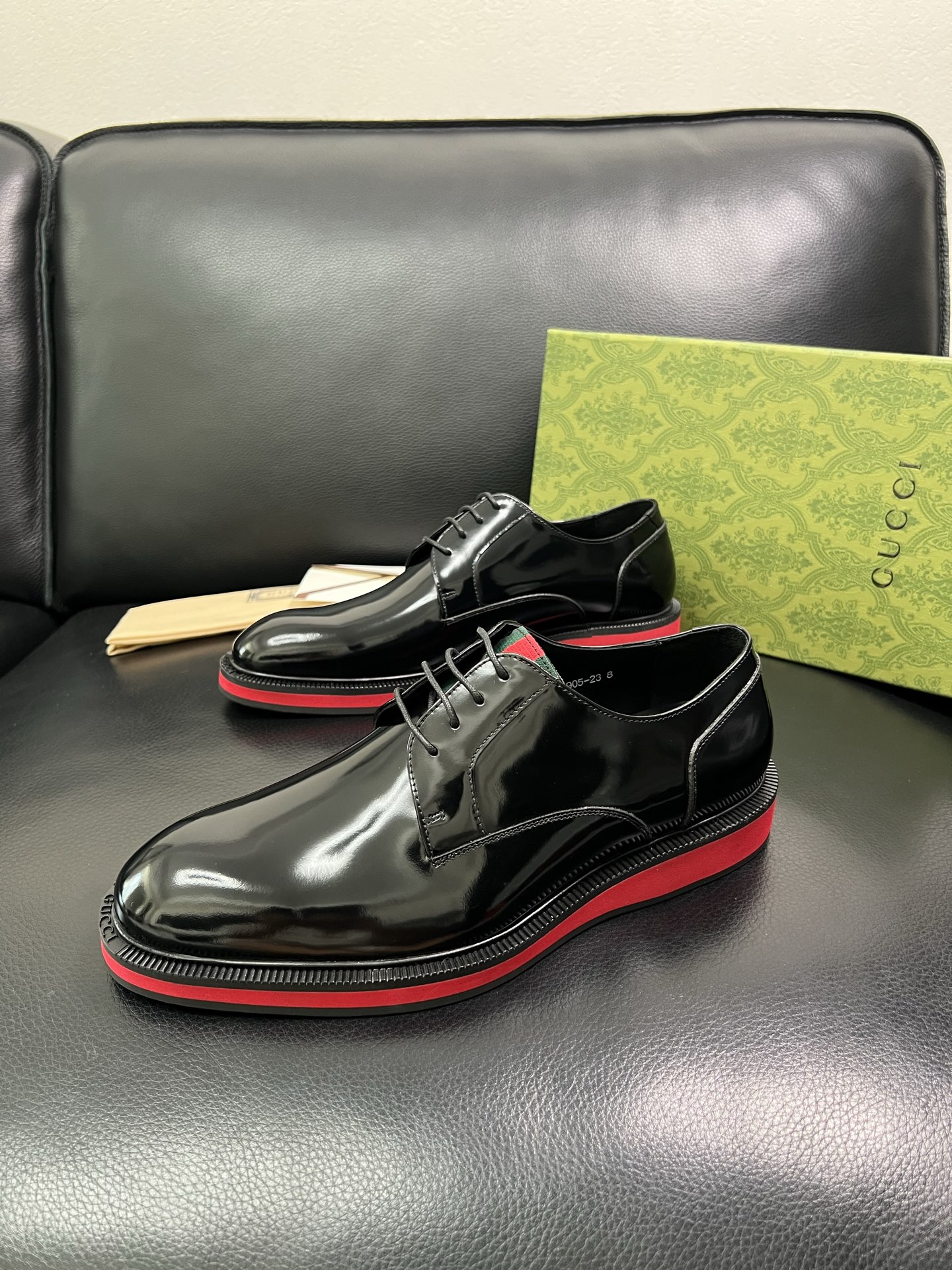 Gucci 顶级工艺品 古奇 皮鞋系列专柜同步 原厂配置，意大利进口原版牛皮，进口水染牛里 ，鞋底：原厂