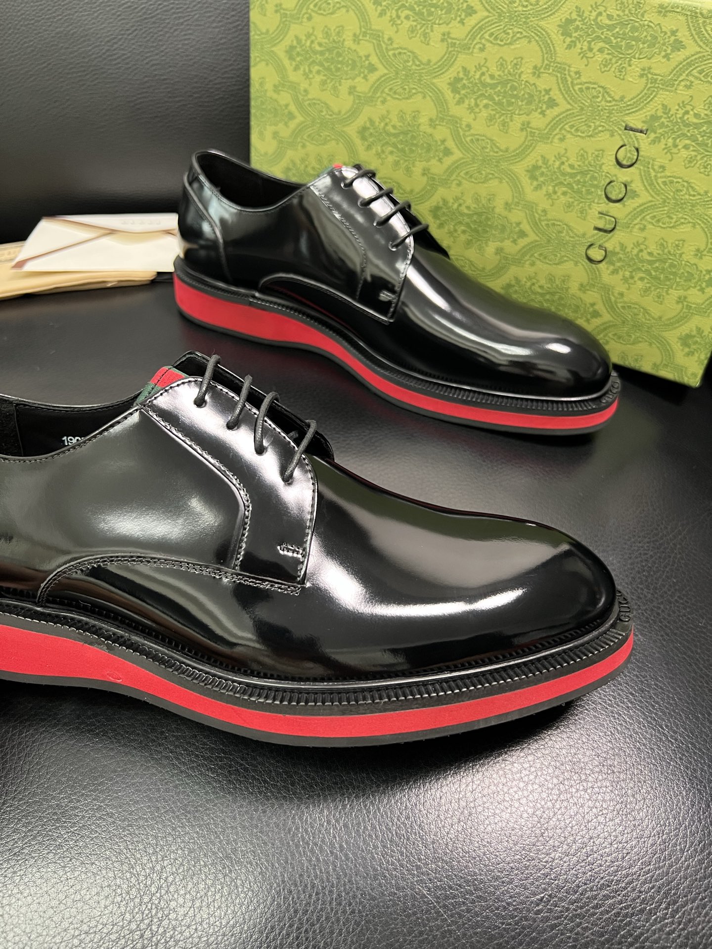 Gucci 顶级工艺品 古奇 皮鞋系列专柜同步 原厂配置，意大利进口原版牛皮，进口水染牛里 ，鞋底：原厂