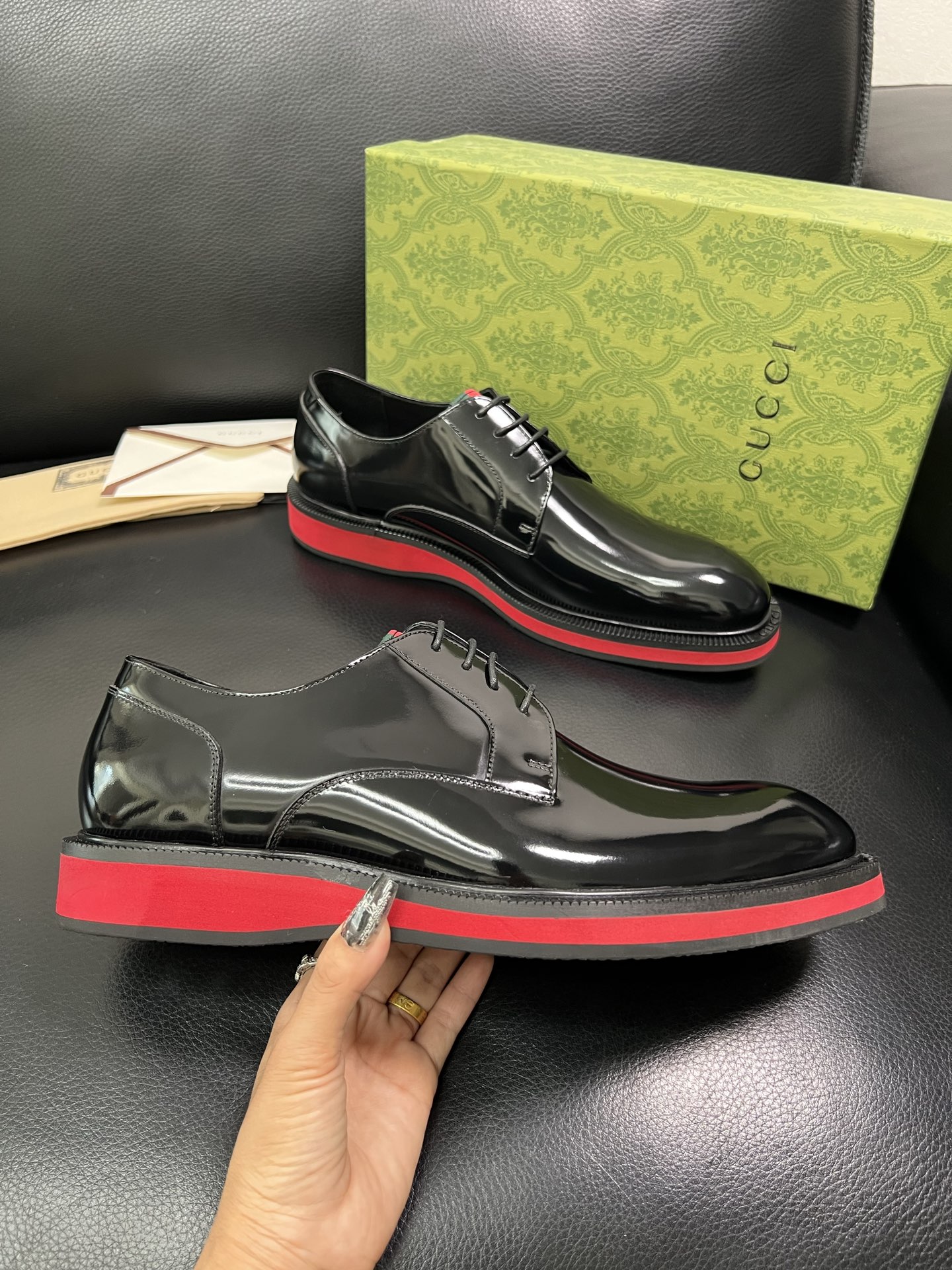 Gucci 顶级工艺品 古奇 皮鞋系列专柜同步 原厂配置，意大利进口原版牛皮，进口水染牛里 ，鞋底：原厂