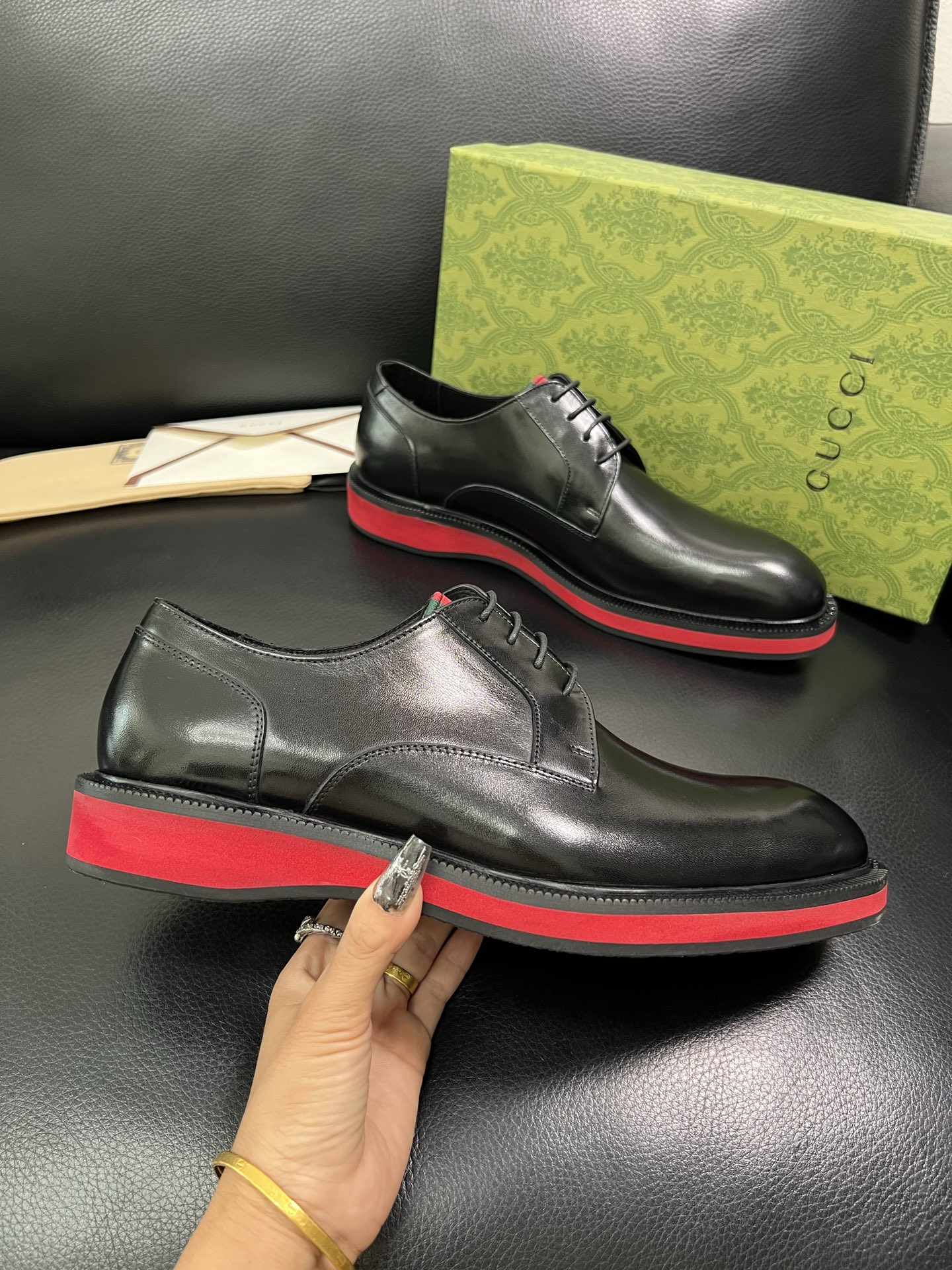 Gucci 顶级工艺品 古奇 皮鞋系列专柜同步 原厂配置，意大利进口原版牛皮，进口水染牛里 ，鞋底：原厂