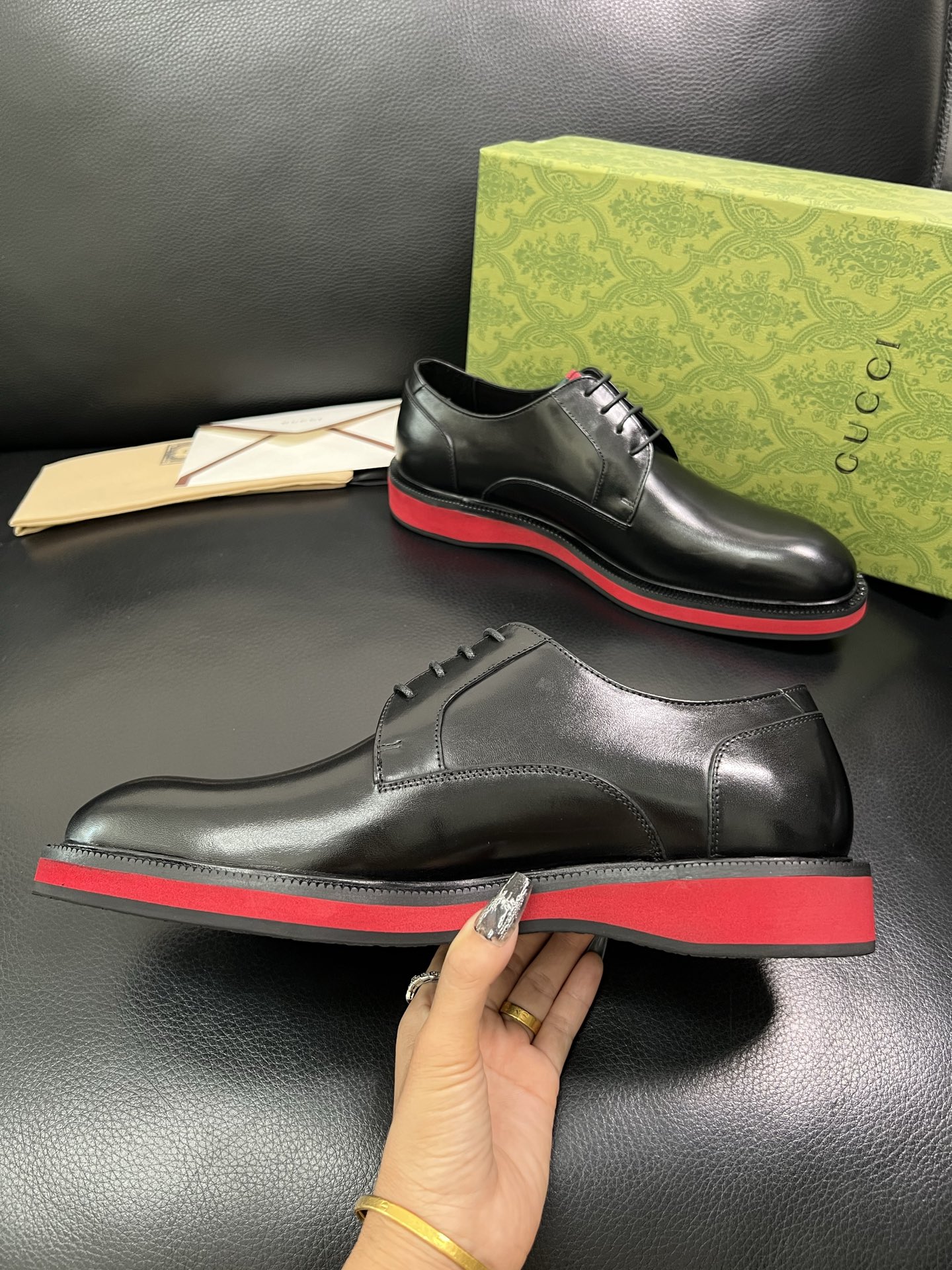 Gucci 顶级工艺品 古奇 皮鞋系列专柜同步 原厂配置，意大利进口原版牛皮，进口水染牛里 ，鞋底：原厂