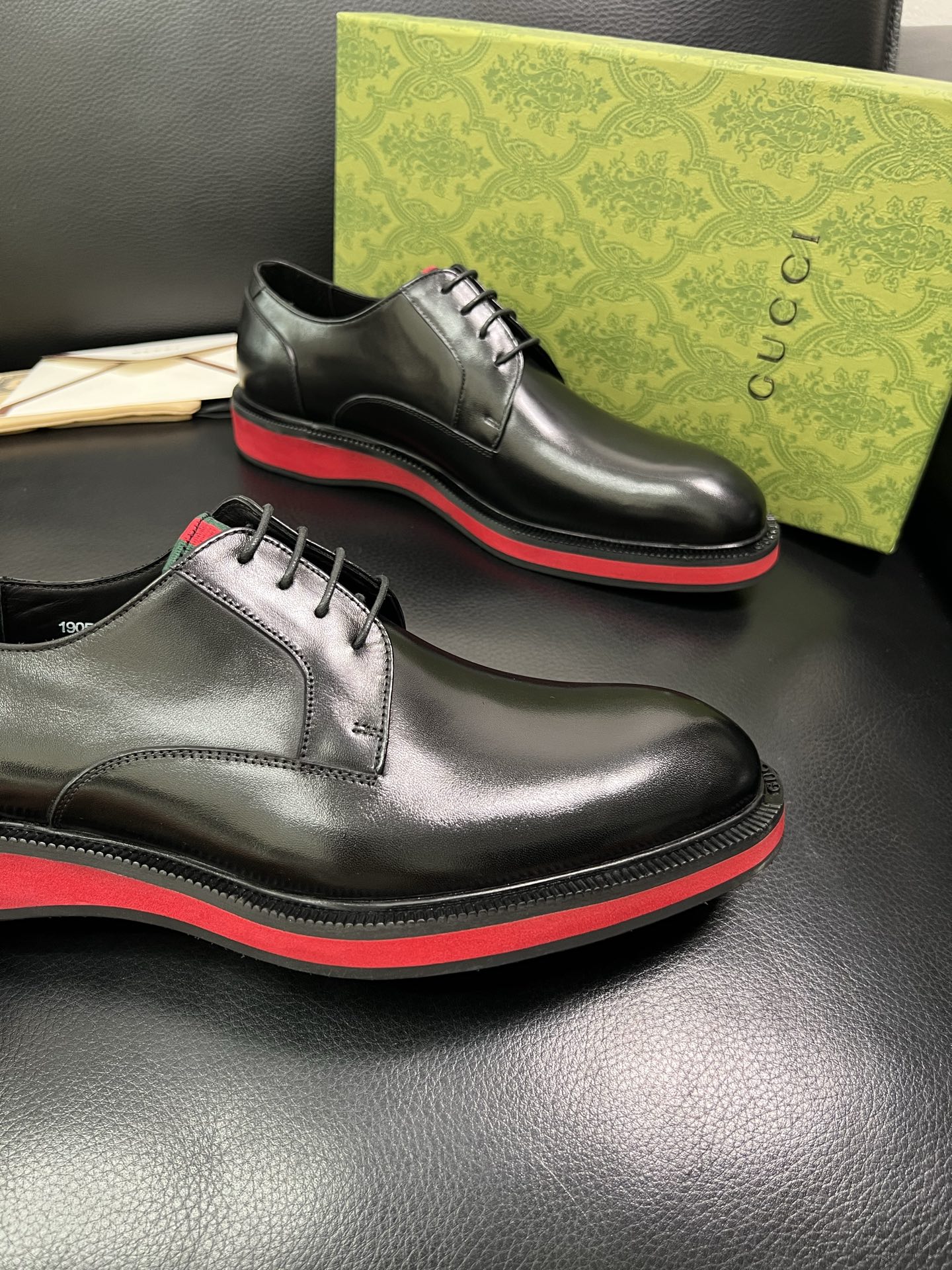 Gucci 顶级工艺品 古奇 皮鞋系列专柜同步 原厂配置，意大利进口原版牛皮，进口水染牛里 ，鞋底：原厂