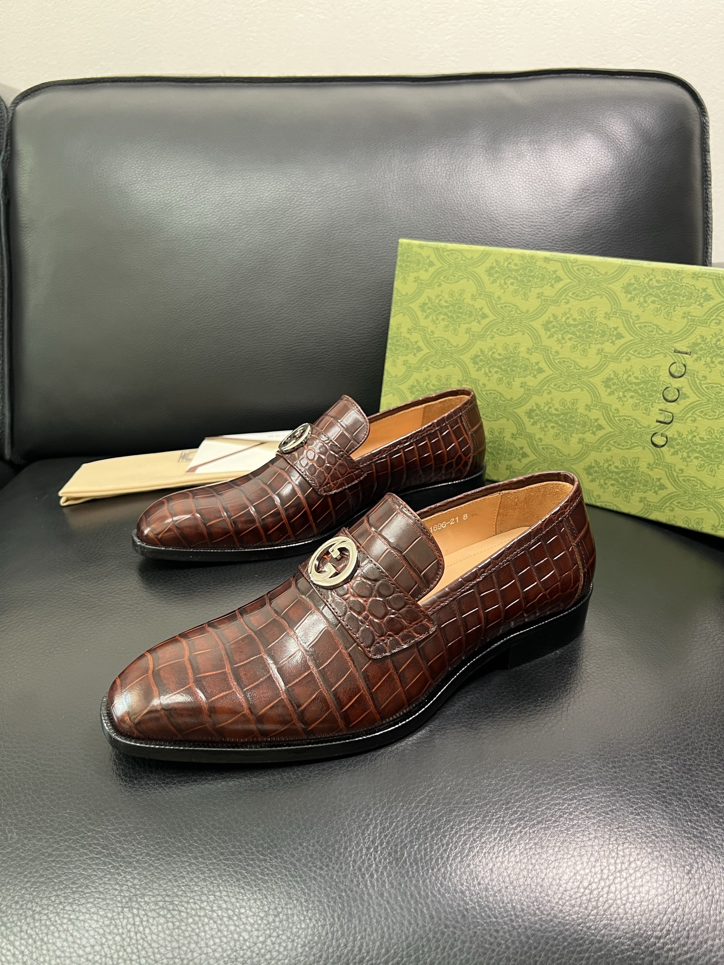 Gucci 顶级工艺品 古奇 皮鞋系列专柜同步 原厂配置，意大利进口原版牛皮，进口水染牛里 ，鞋底：原厂