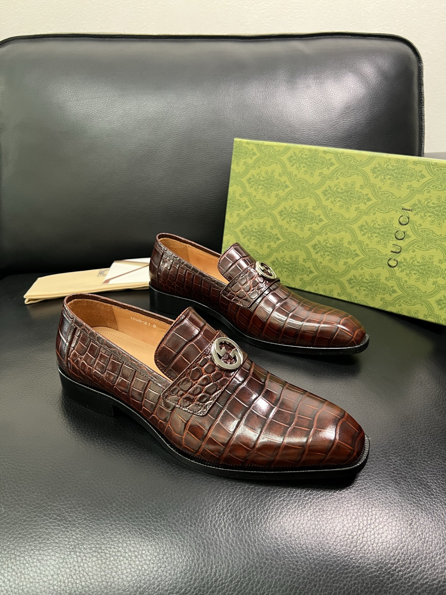 Gucci 顶级工艺品 古奇 皮鞋系列专柜同步 原厂配置，意大利进口原版牛皮，进口水染牛里 ，鞋底：原厂