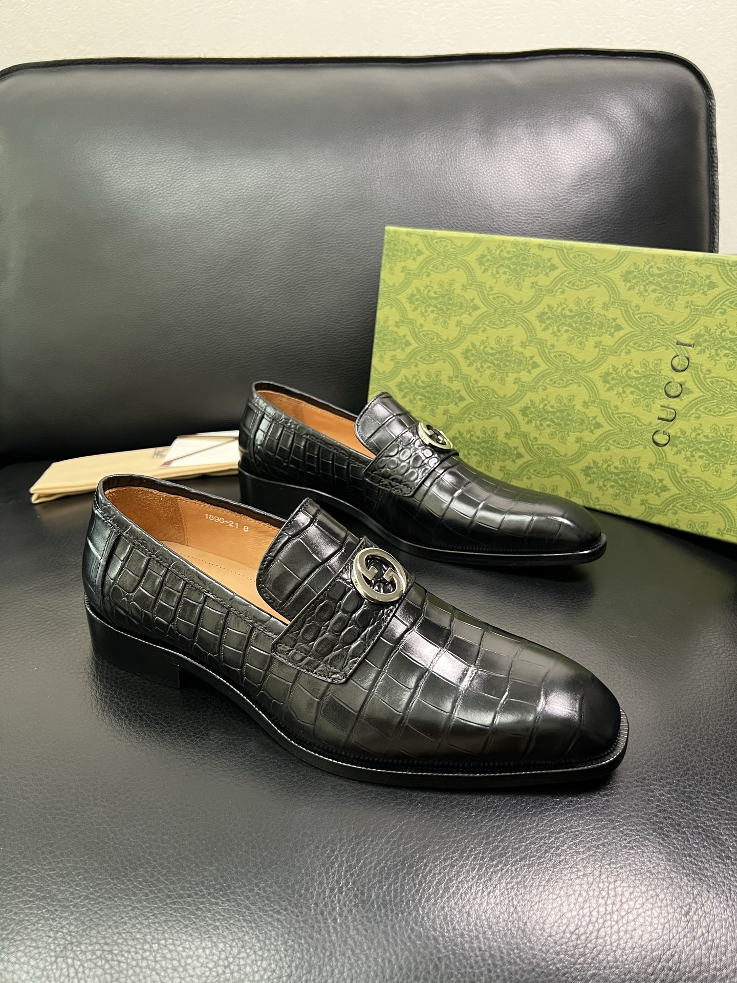Gucci 顶级工艺品 古奇 皮鞋系列专柜同步 原厂配置，意大利进口原版牛皮，进口水染牛里 ，鞋底：原厂