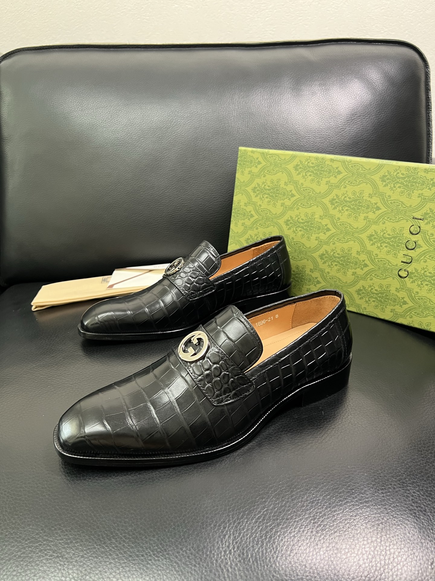 Gucci 顶级工艺品 古奇 皮鞋系列专柜同步 原厂配置，意大利进口原版牛皮，进口水染牛里 ，鞋底：原厂