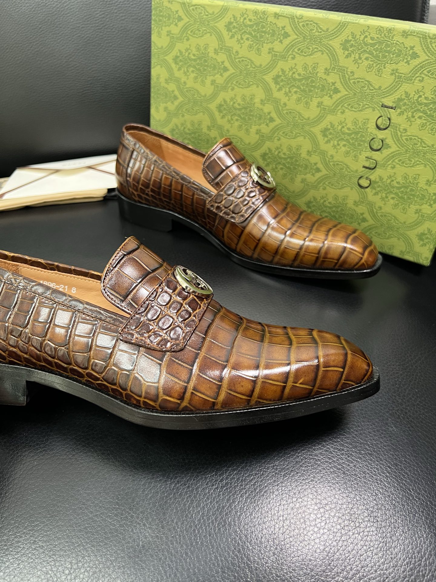 Gucci 顶级工艺品 古奇 皮鞋系列专柜同步 原厂配置，意大利进口原版牛皮，进口水染牛里 ，鞋底：原厂