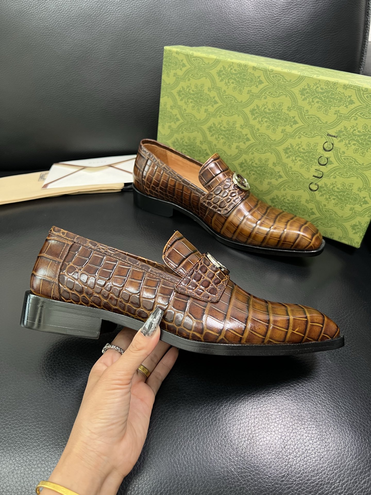 Gucci 顶级工艺品 古奇 皮鞋系列专柜同步 原厂配置，意大利进口原版牛皮，进口水染牛里 ，鞋底：原厂