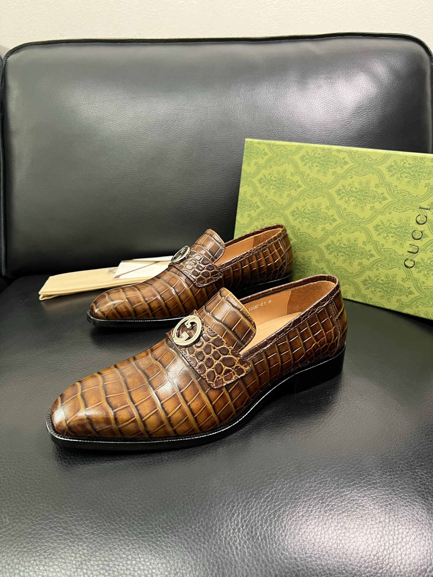 Gucci 顶级工艺品 古奇 皮鞋系列专柜同步 原厂配置，意大利进口原版牛皮，进口水染牛里 ，鞋底：原厂