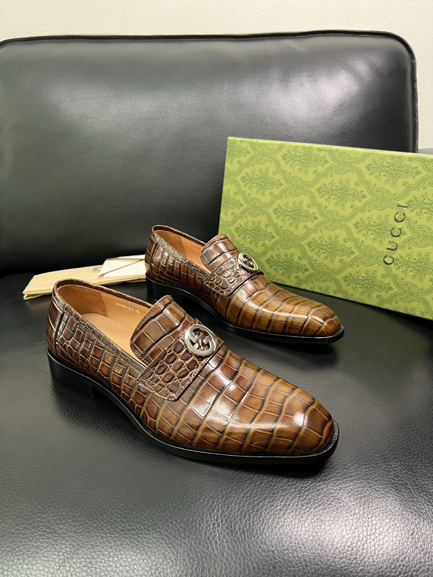 Gucci 顶级工艺品 古奇 皮鞋系列专柜同步 原厂配置，意大利进口原版牛皮，进口水染牛里 ，鞋底：原厂