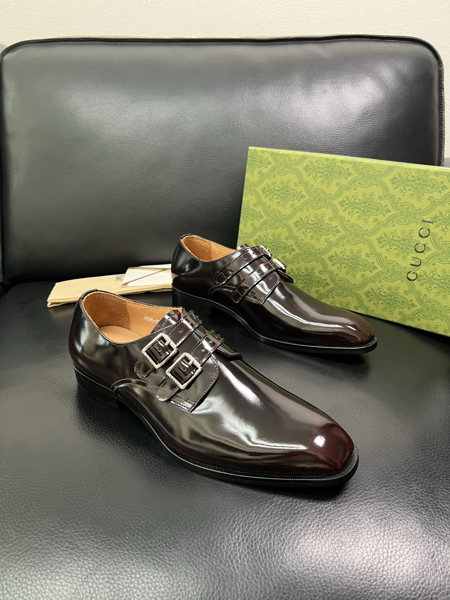 Gucci 顶级工艺品 古奇 皮鞋系列专柜同步 原厂配置，意大利进口原版牛皮，进口水染牛里 ，鞋底：原厂