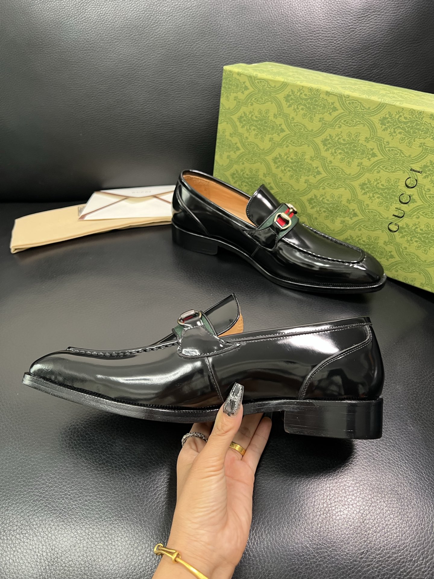 Gucci 顶级工艺品 古奇 皮鞋系列专柜同步 原厂配置，意大利进口原版牛皮，进口水染牛里 ，鞋底：原厂