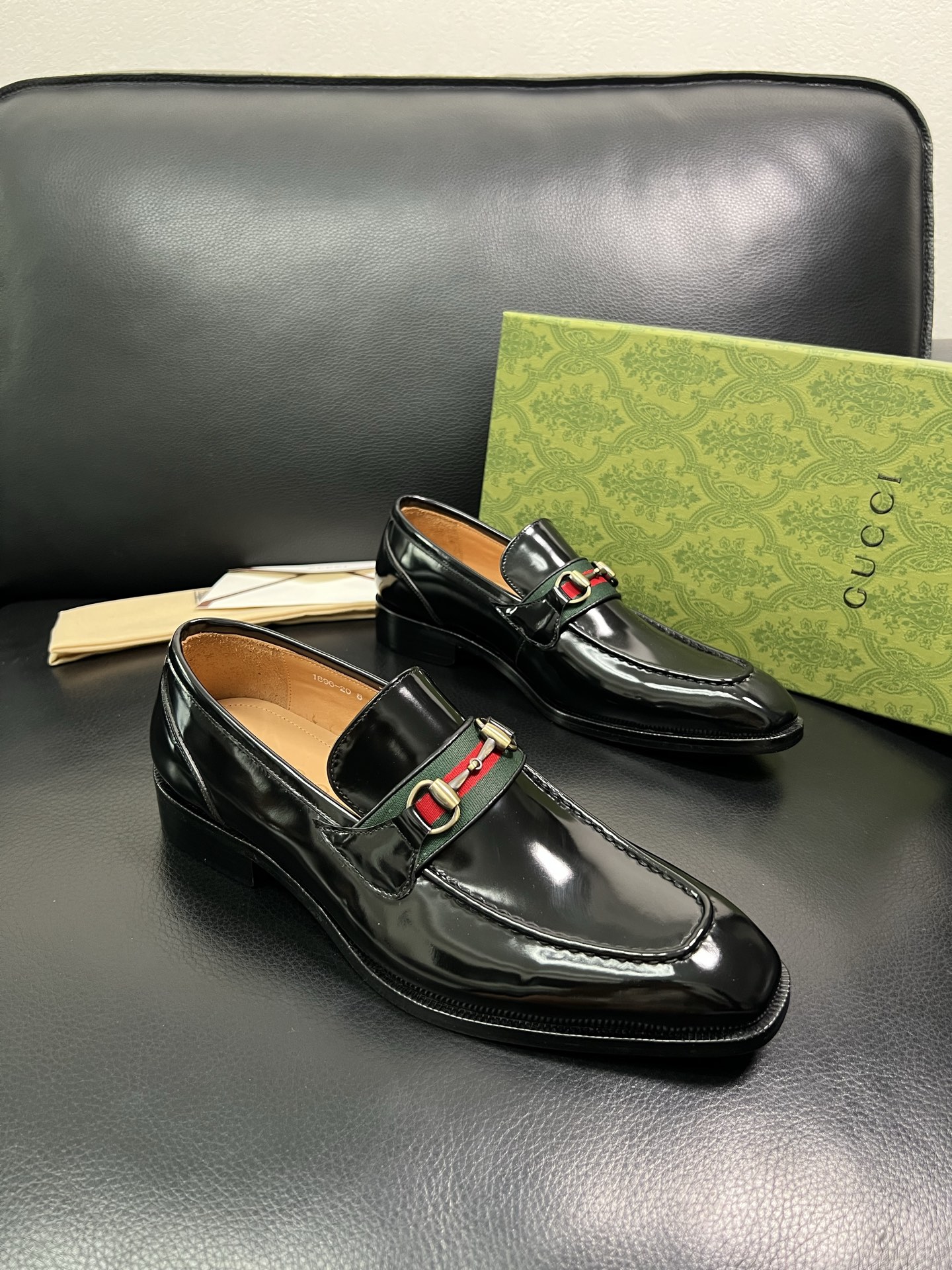 Gucci 顶级工艺品 古奇 皮鞋系列专柜同步 原厂配置，意大利进口原版牛皮，进口水染牛里 ，鞋底：原厂