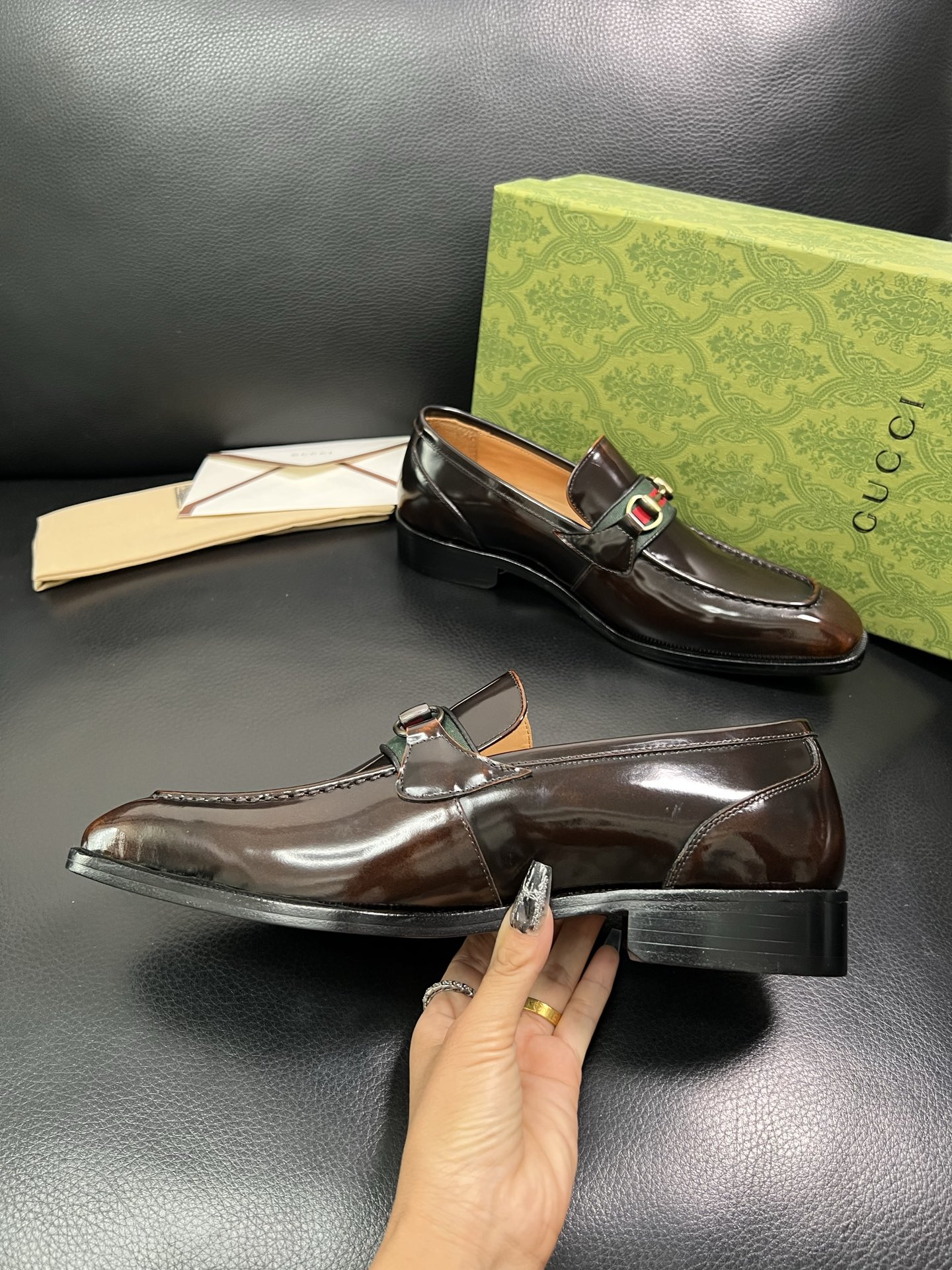Gucci 顶级工艺品 古奇 皮鞋系列专柜同步 原厂配置，意大利进口原版牛皮，进口水染牛里 ，鞋底：原厂